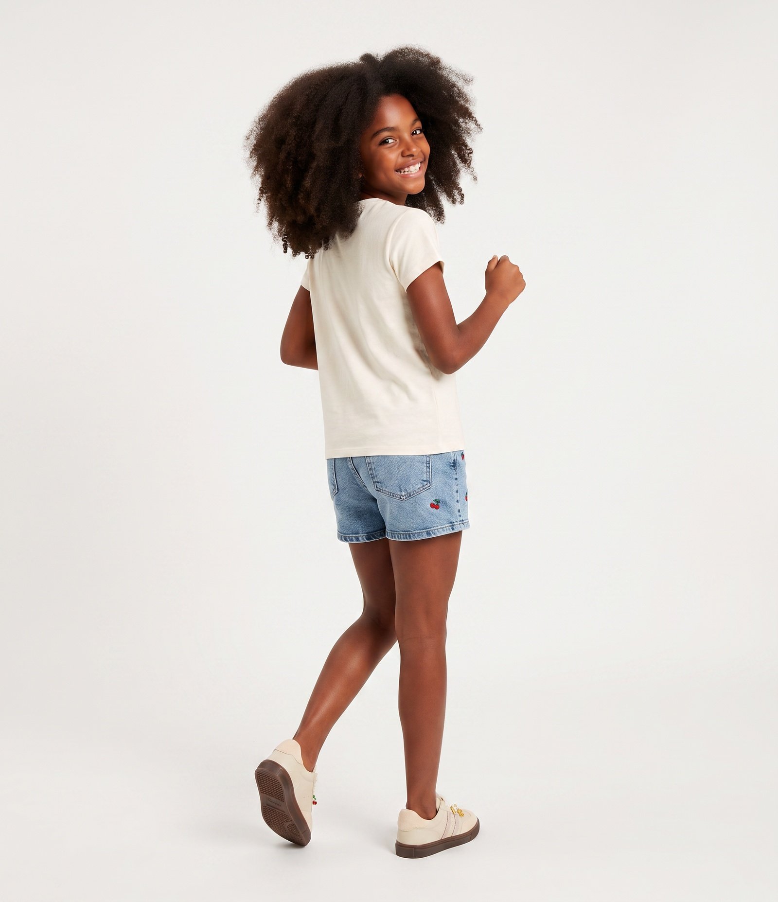 Camiseta Infantil em Algodão Slim com Estampa de Cereja - Tam 5 a 16 Anos Bege 3