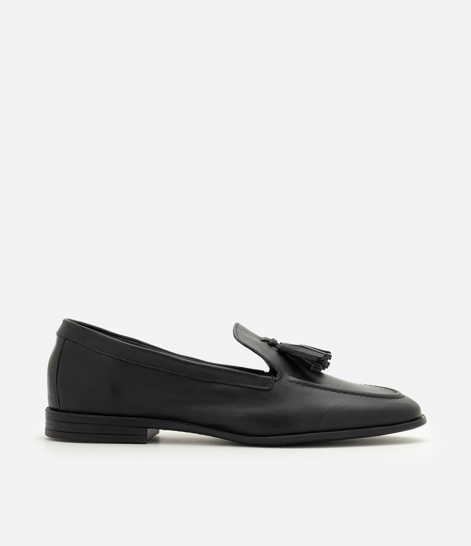 Mocassim em Couro com Detalhe de Franjas Preto 1