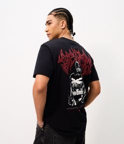 Camiseta Comfort em Algodão com Estampa Batman Defender of Gotham