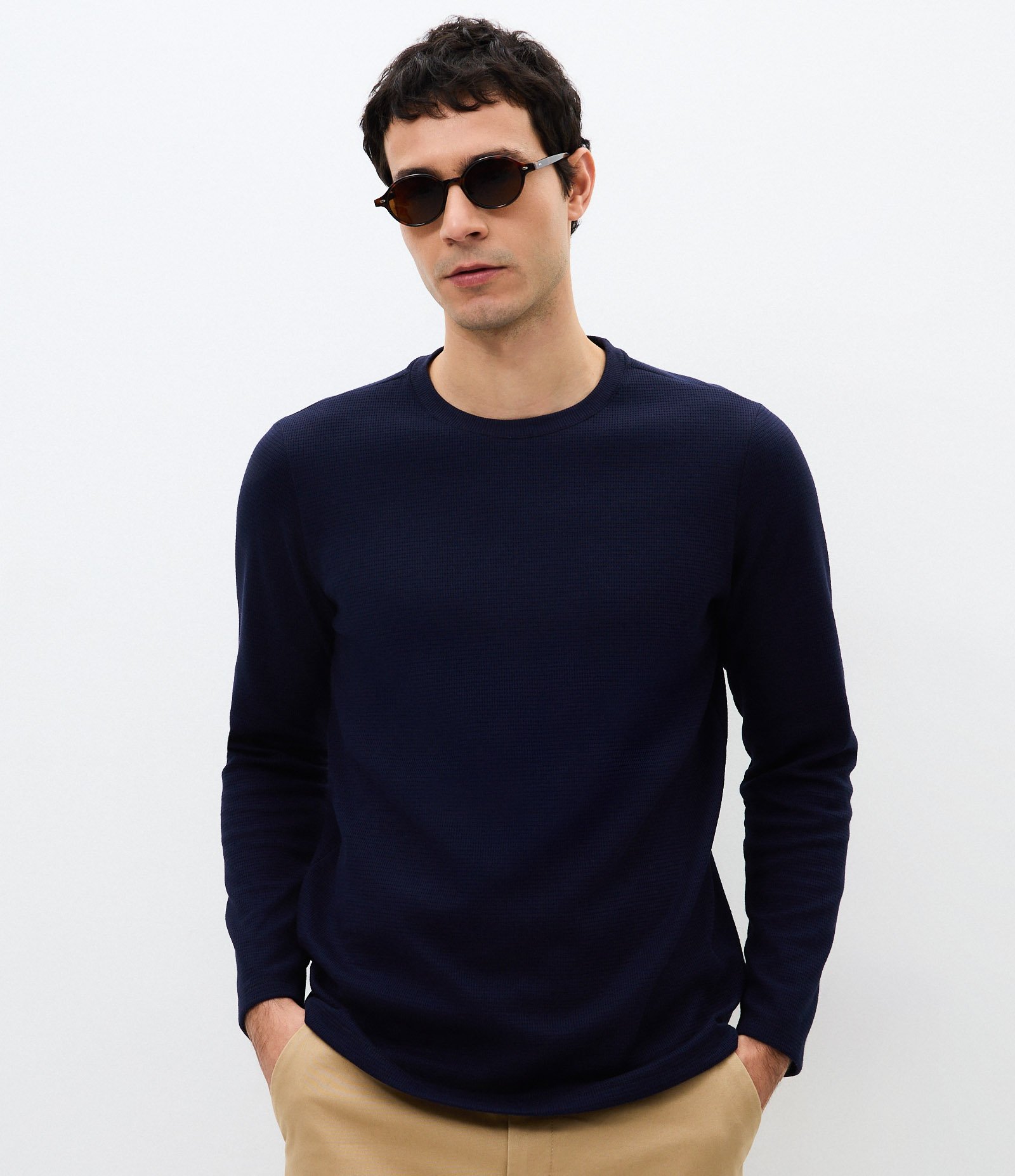 Camiseta Regular em Algodão Texturizado com Punhos Azul Marinho 1