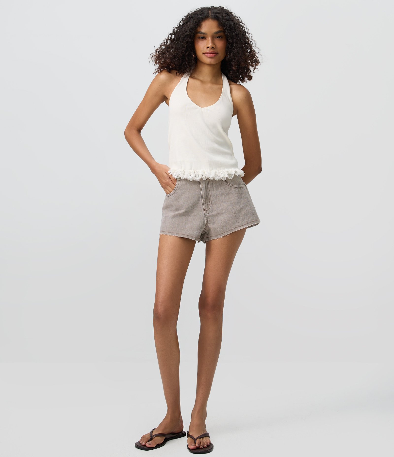 Blusa Frente Única Cropped em Ribana com Barra Rendada Dupla Branco 2