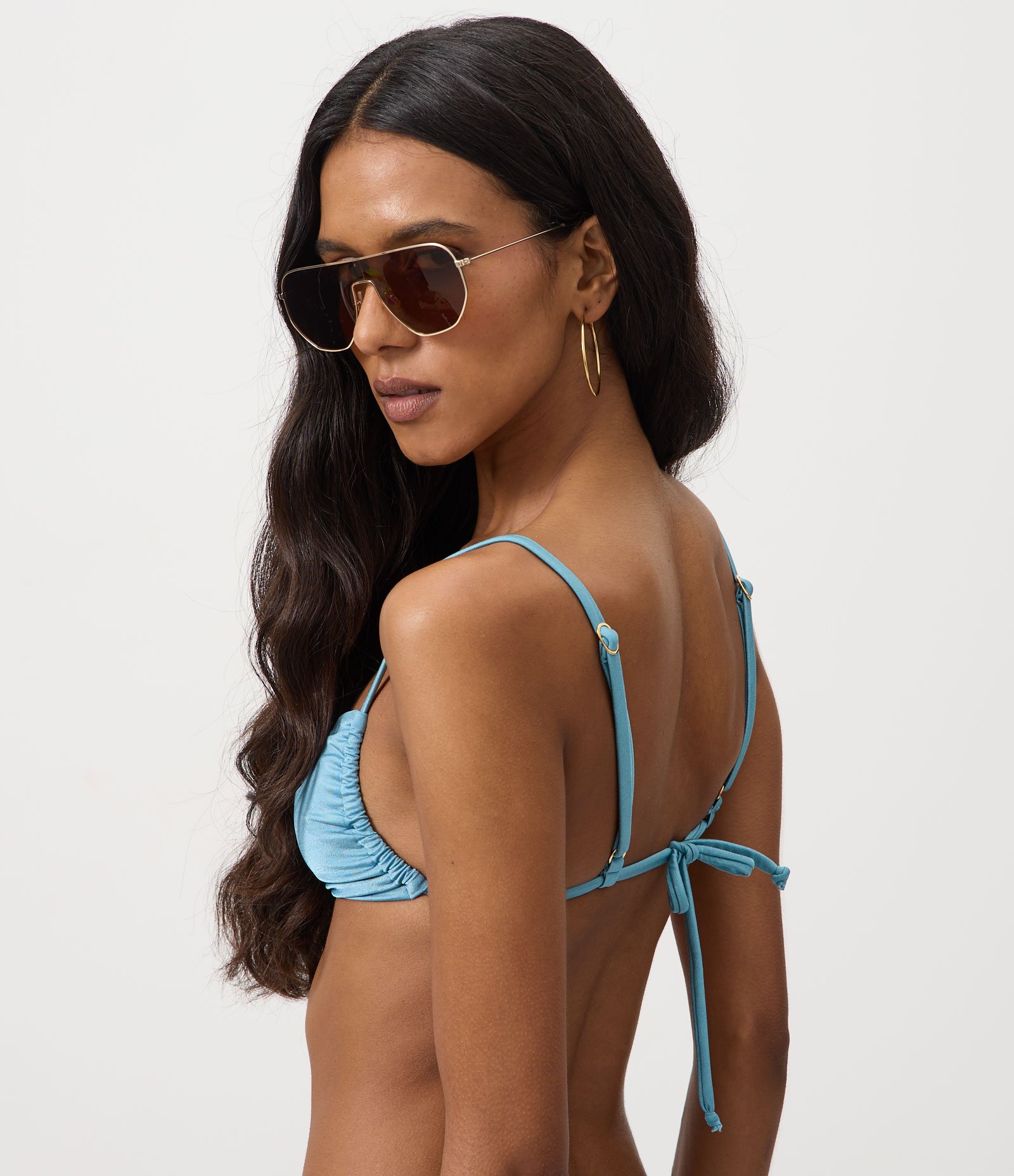 Biquíni Top Bandeau com Aviamento Metálico Central Azul 4