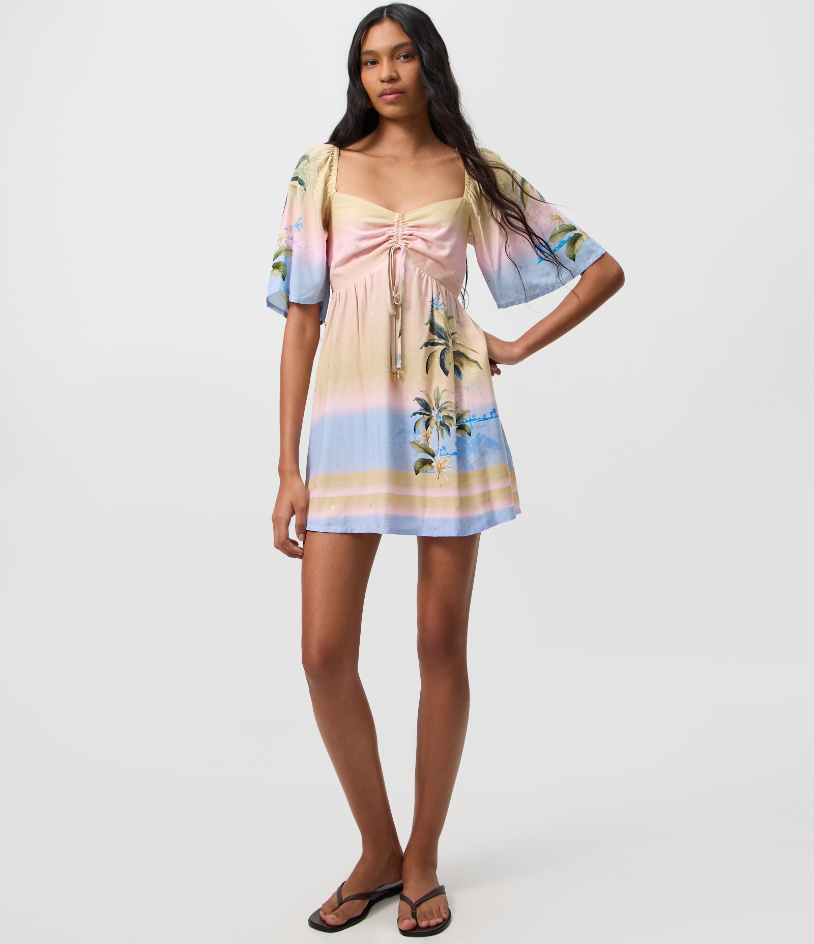 Vestido Curto com Estampa Tropical Degradê com Brilho e Decote Coração Bege 2