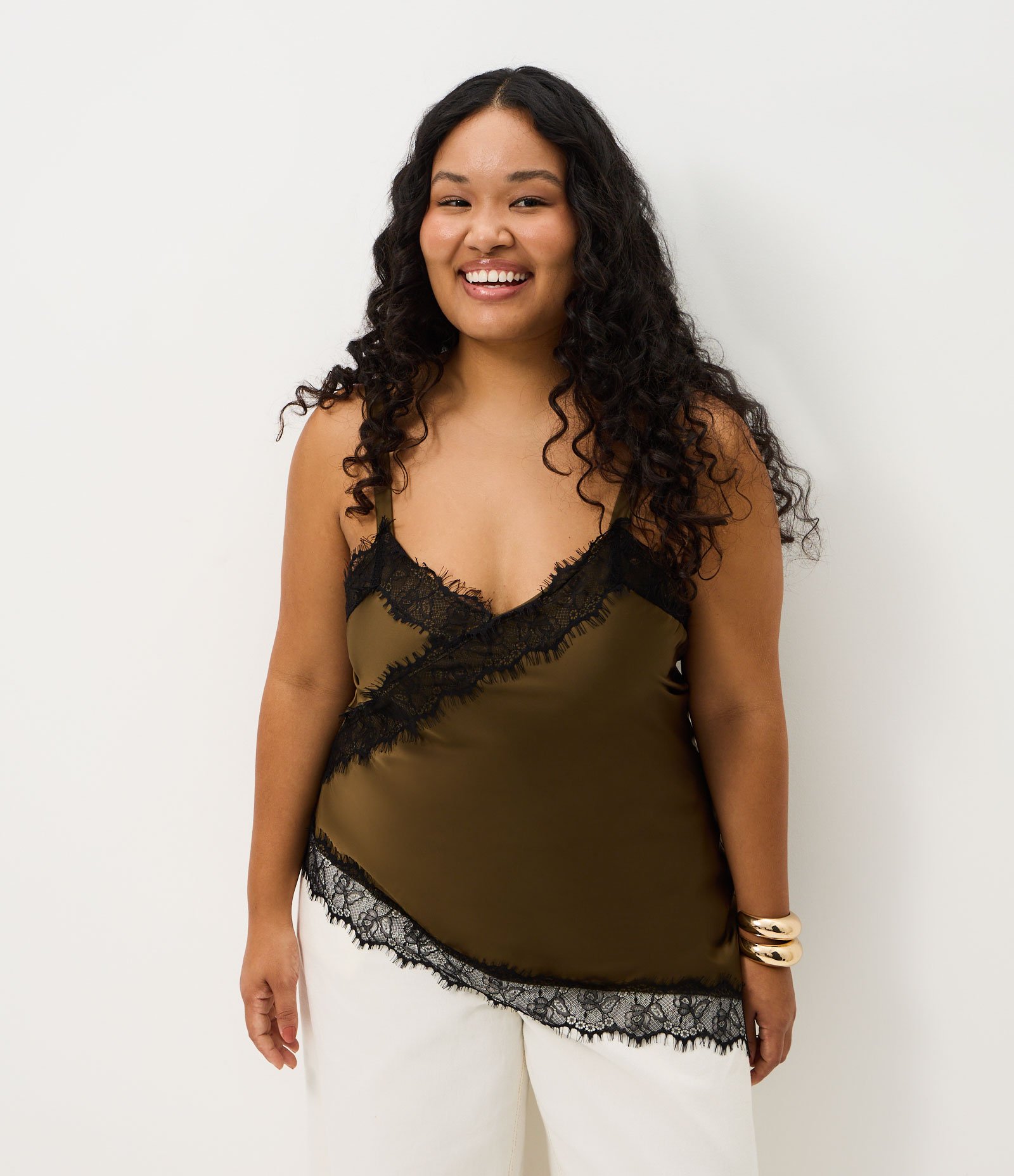Blusa Regata em Cetim com Renda e Barra Assimétrica Curve & Plus Size Verde 1