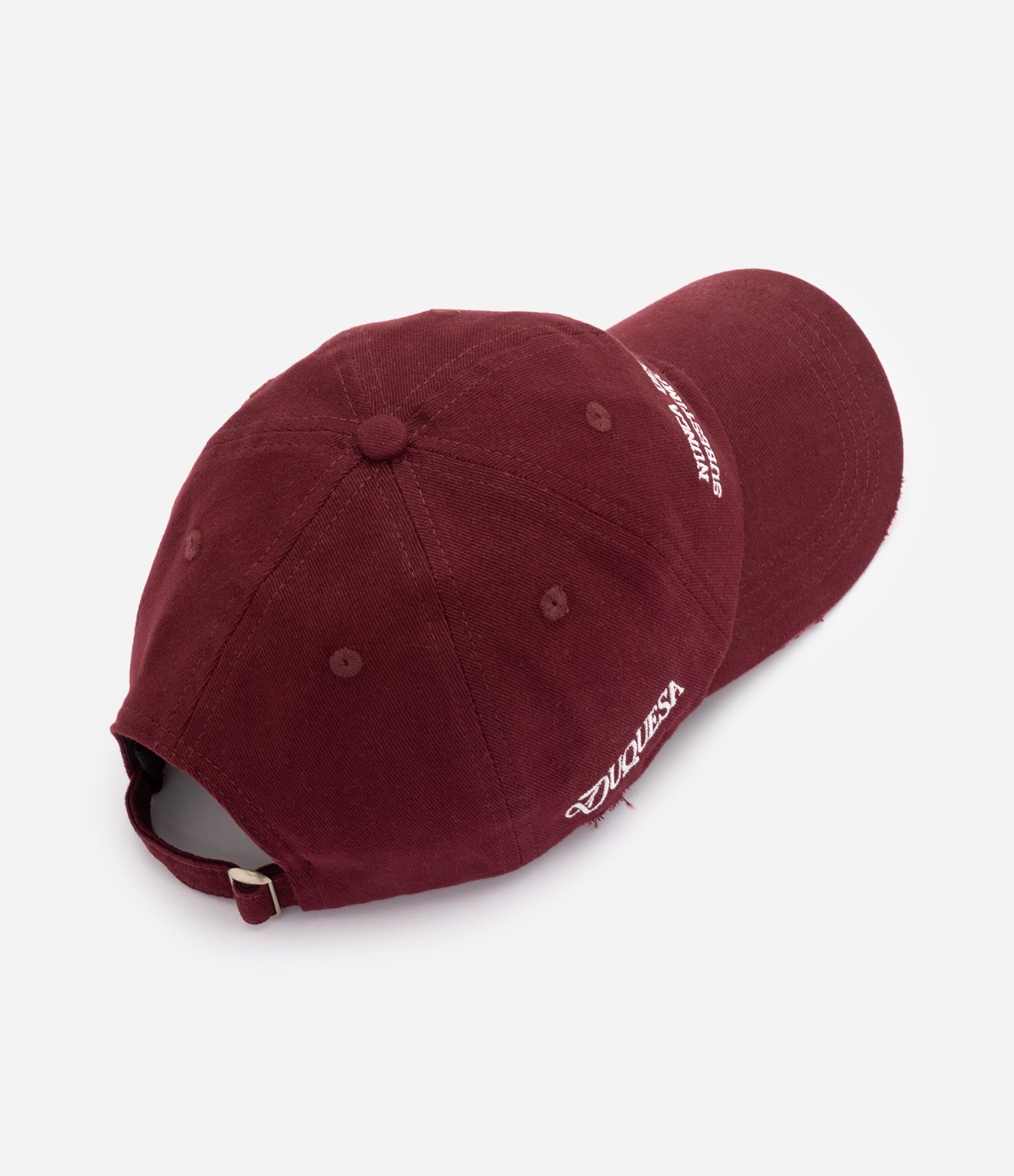 Boné Dad Hat com Bordado em Lettering Duquesa Bordô 3