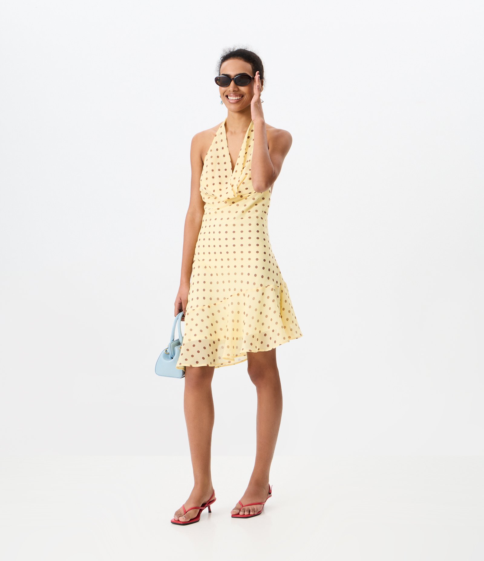 Vestido Curto em Chiffon com Estampa Poá e Decote Degagê Amarelo 2