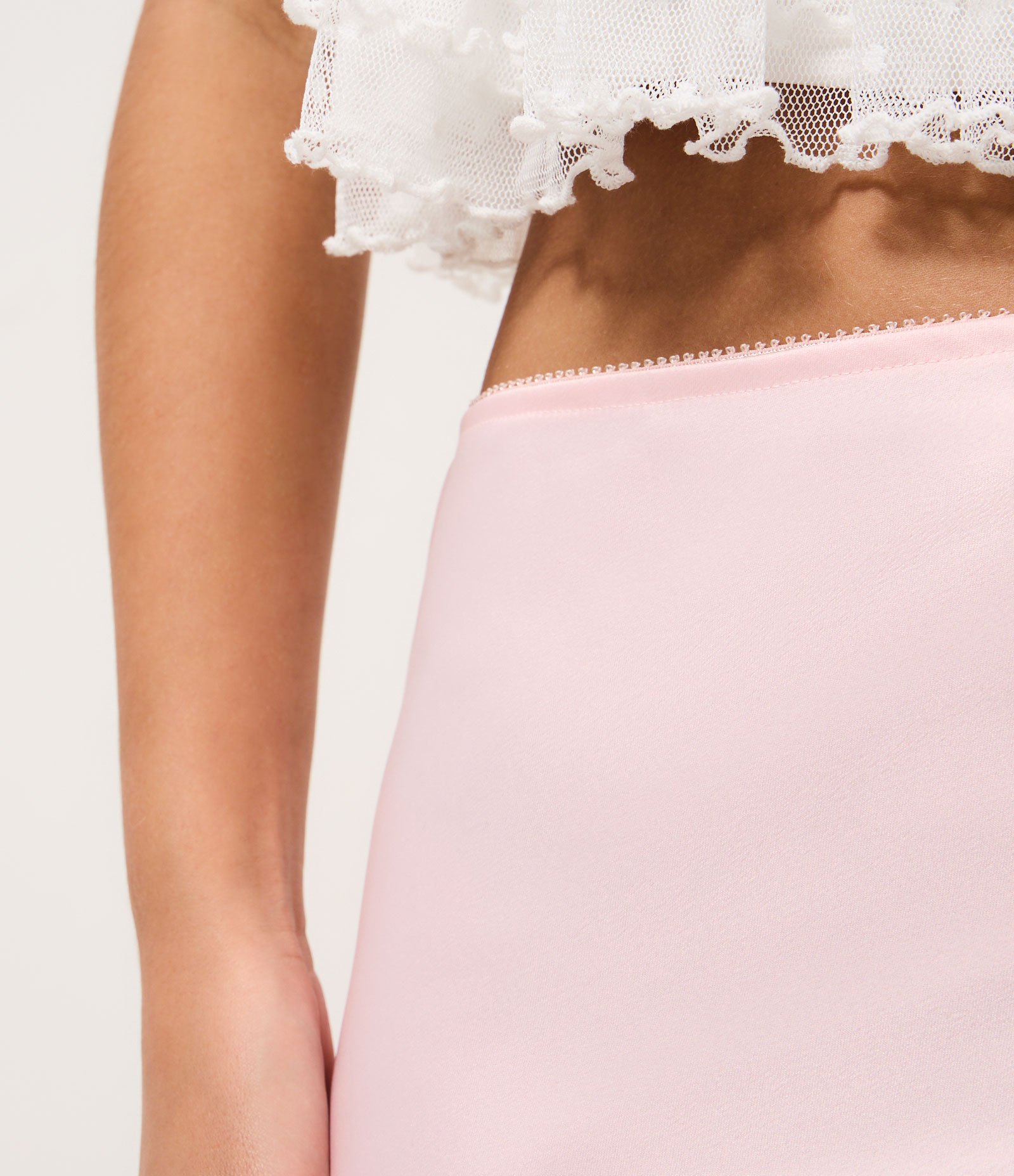 Saia Midi Acetinada com Cintura Baixa Rosa 3