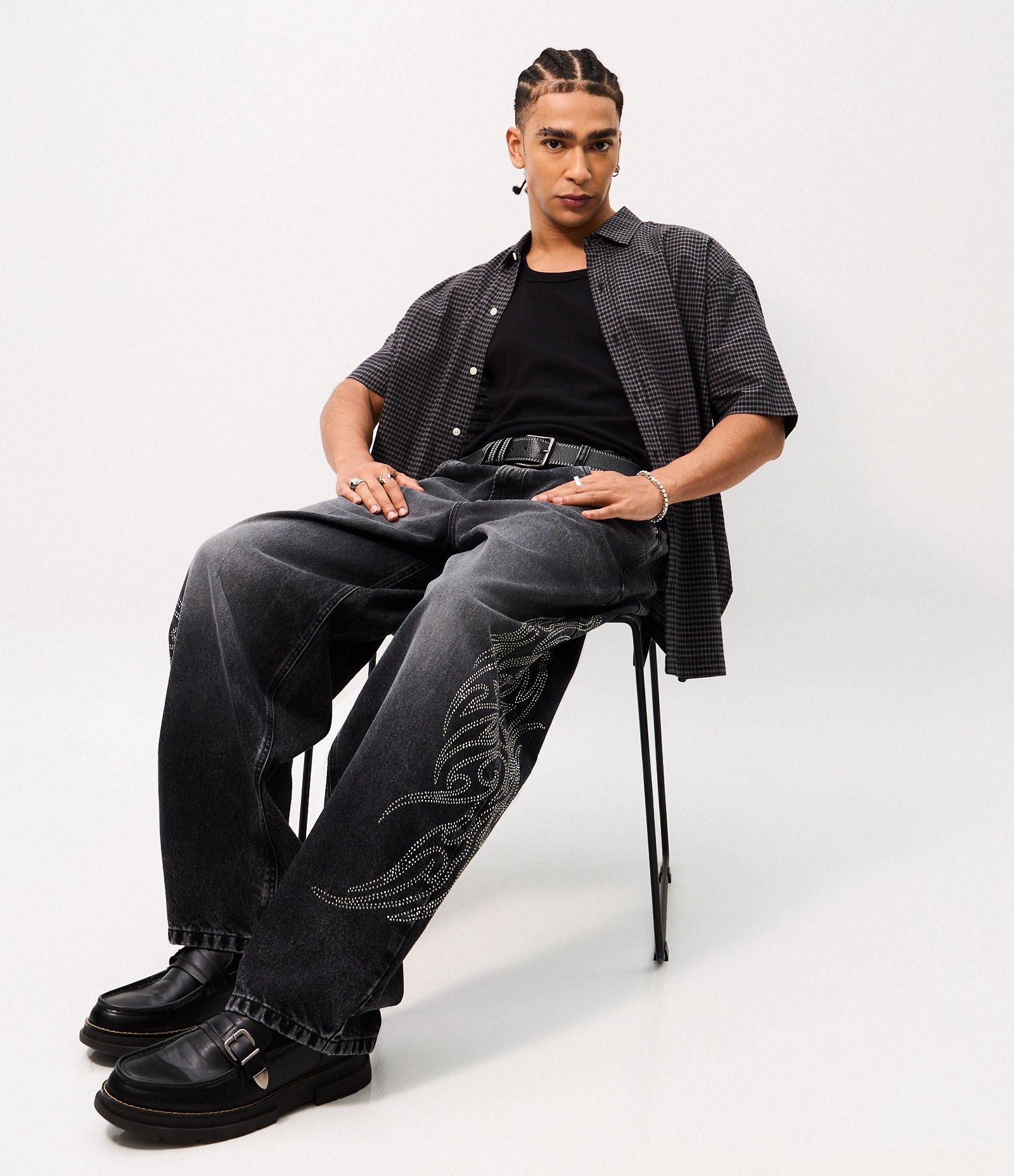 Calça Jeans Baggy Balloon com Aplicações Laterais Preto 1