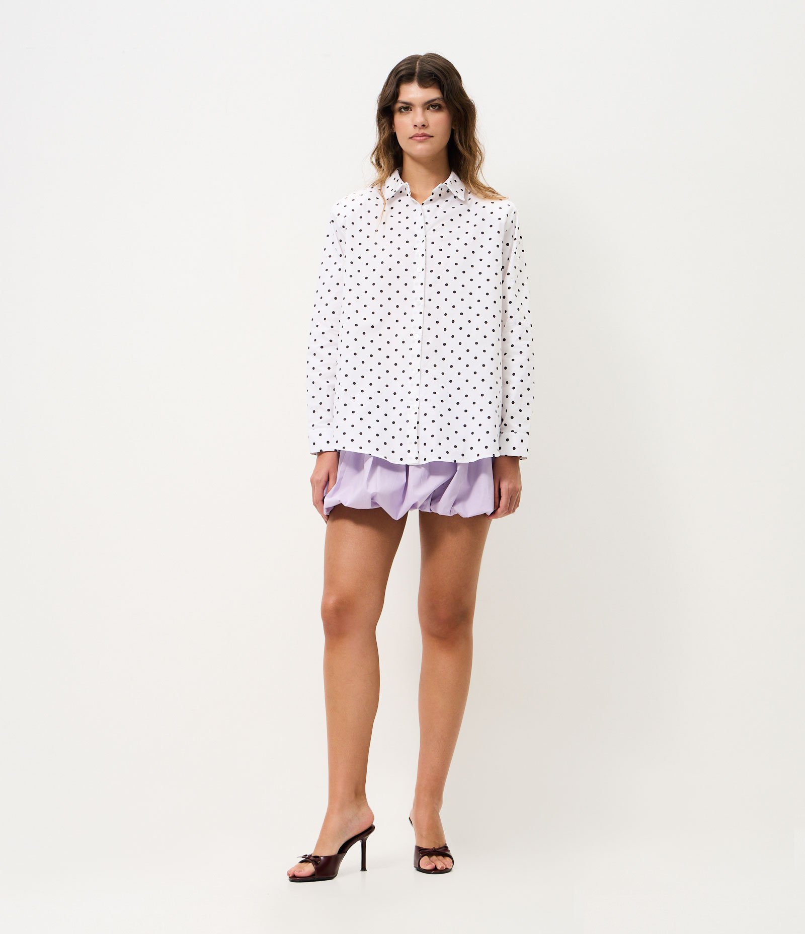 Camisa em Tricoline com Estampa Poa e Ombreiras Branco 3