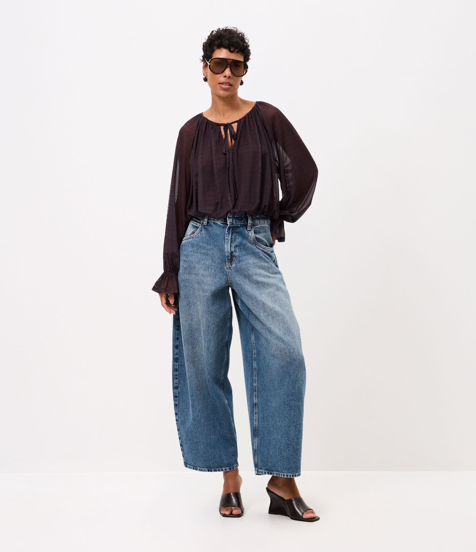 Blusa Balonê em Tule com Estampa Abstrata Marrom 2