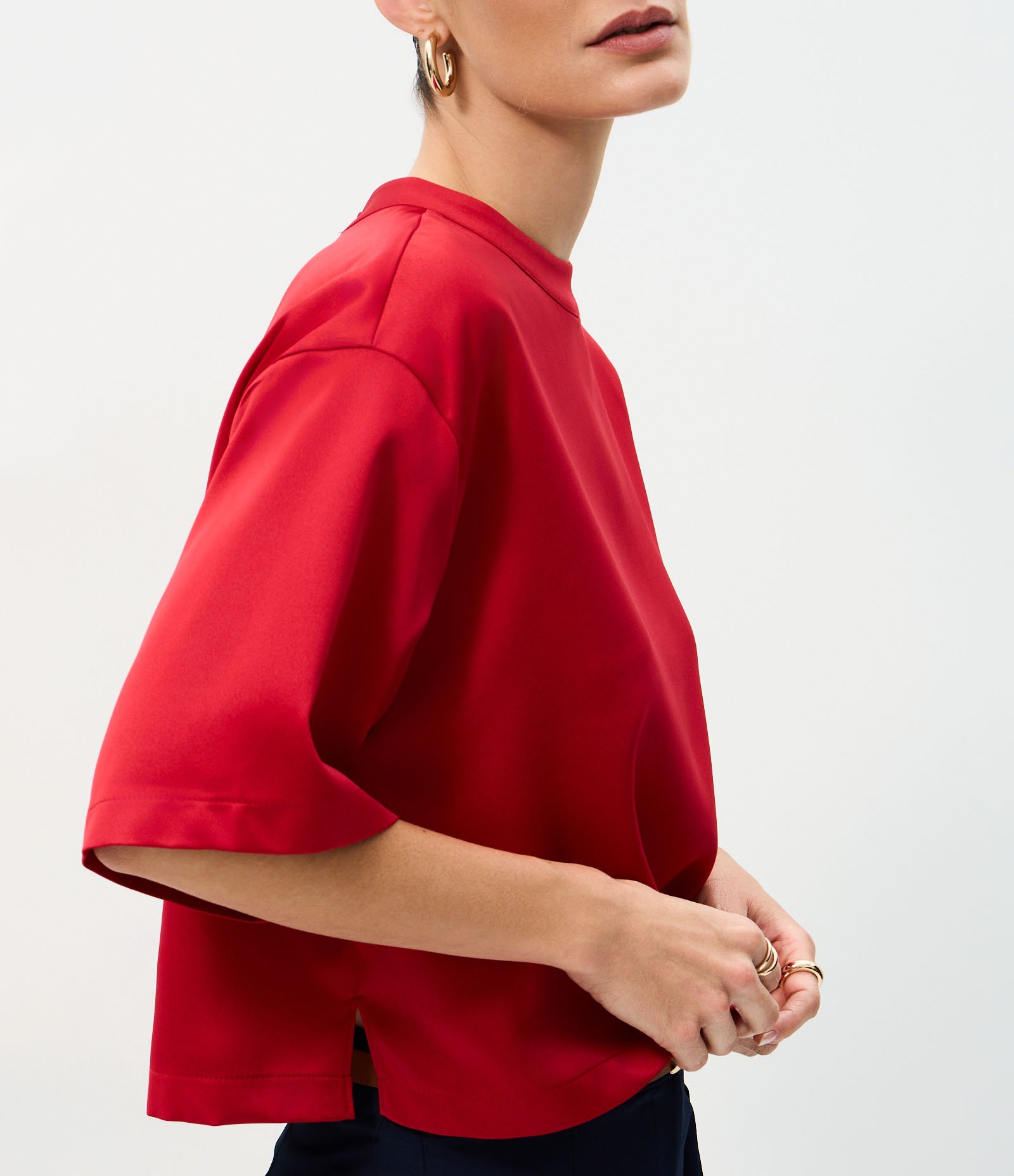 Blusa Acetinada com Mangas Amplas Vermelho 4