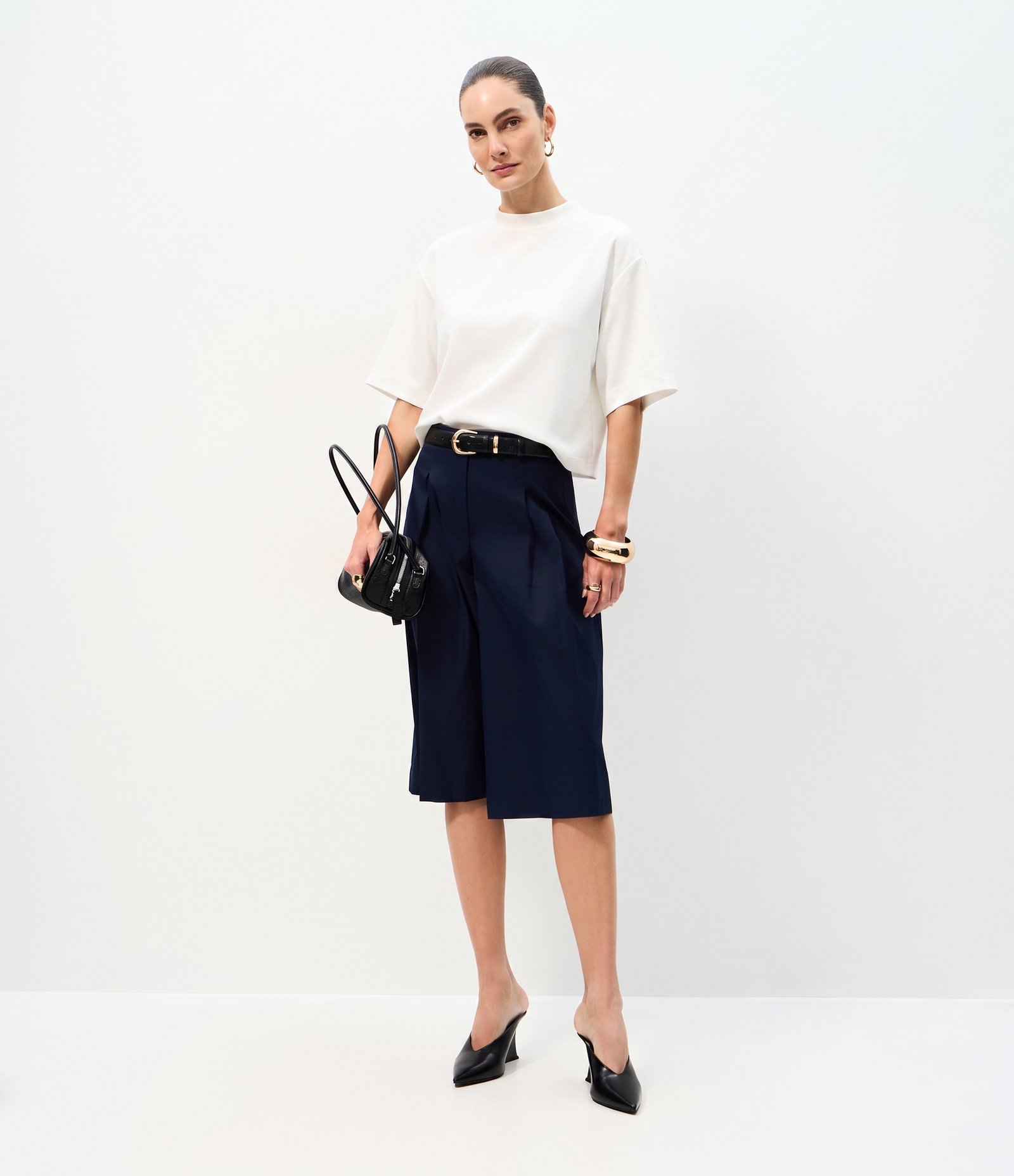 Blusa Acetinada com Mangas Amplas Branco 2