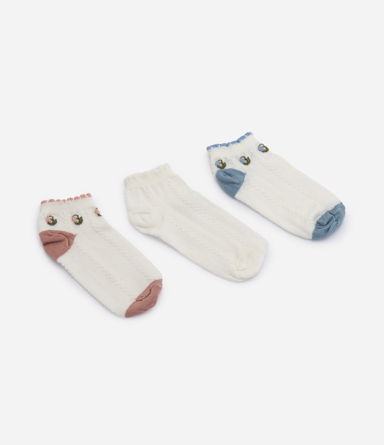Kit 03 Meias Infantil em Algodão com Bordado de Florzinhas – Tam 23 a 34 Branco 1