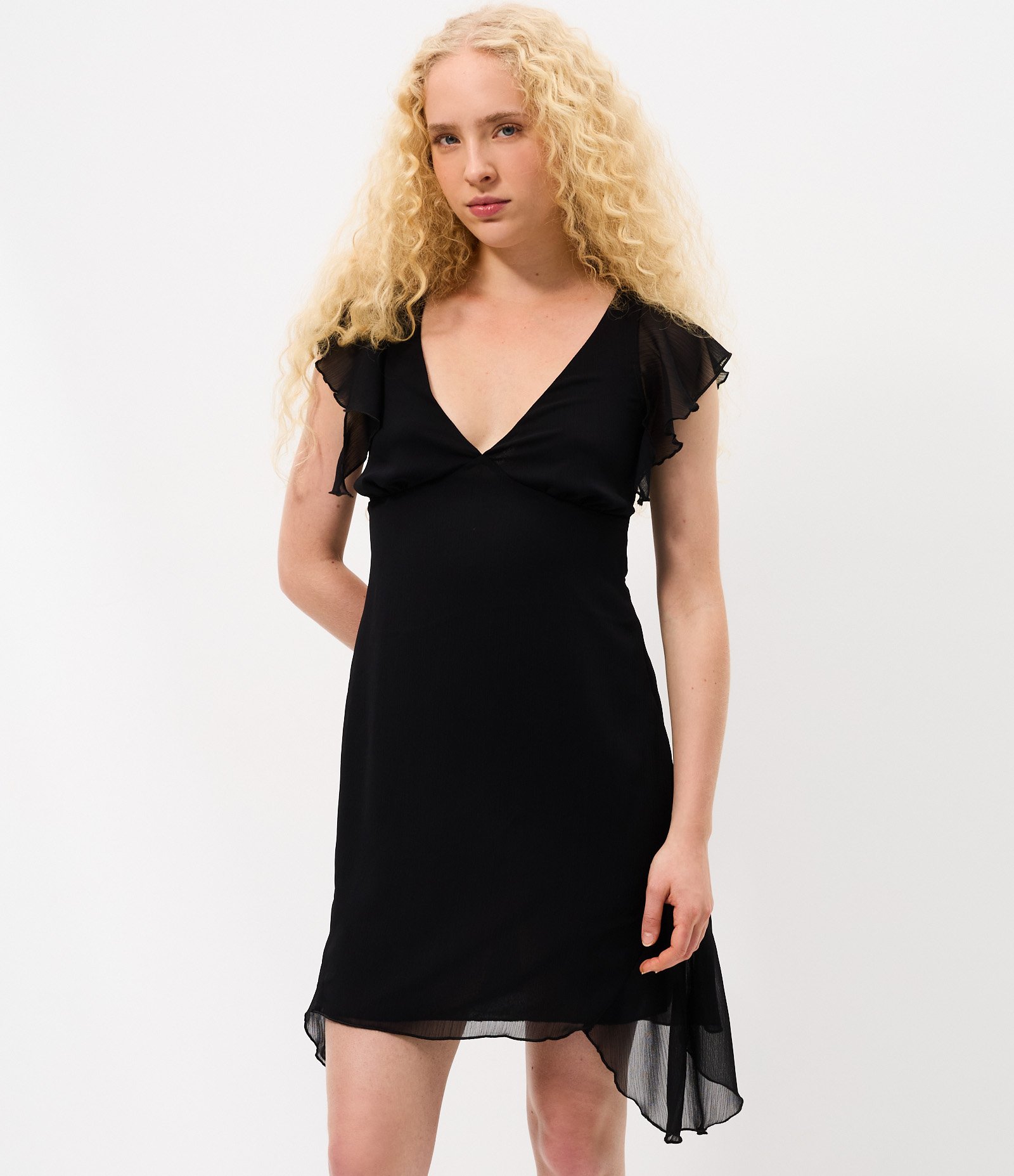 Vestido Curto em Chiffon com Decote V e Manga com Babados Preto 2