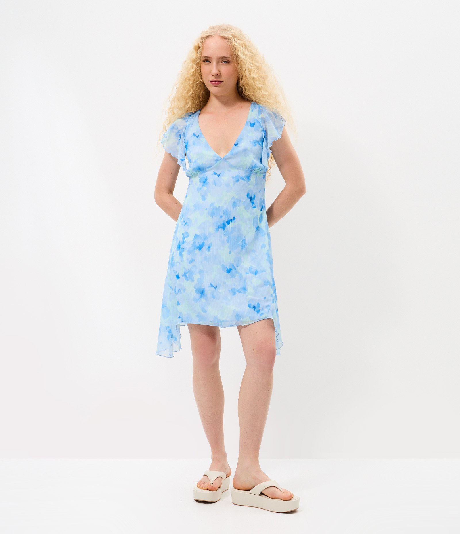 Vestido Curto em Chiffon com Estampa Floral e Decote V Azul 1