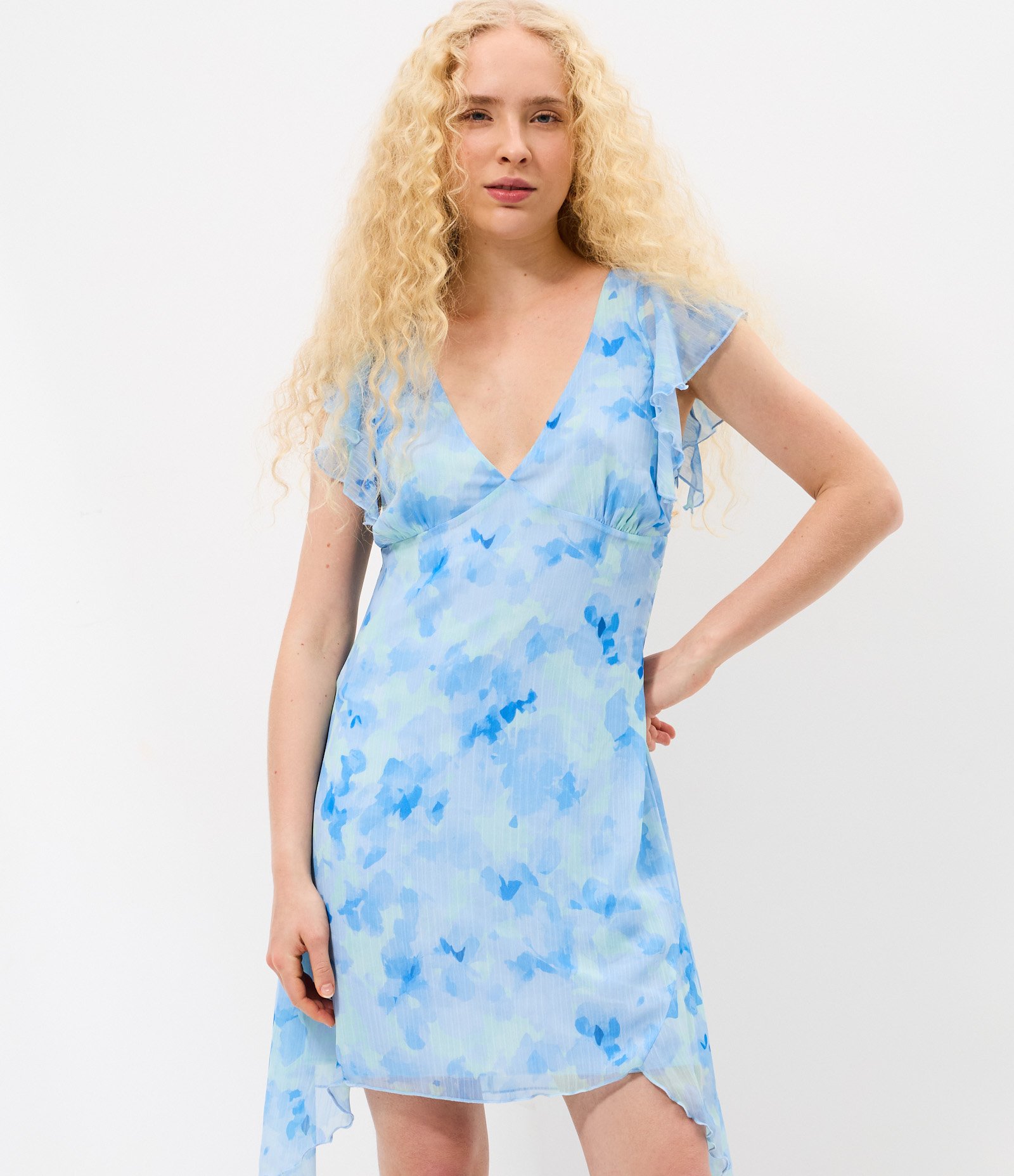Vestido Curto em Chiffon com Estampa Floral e Decote V Azul 2