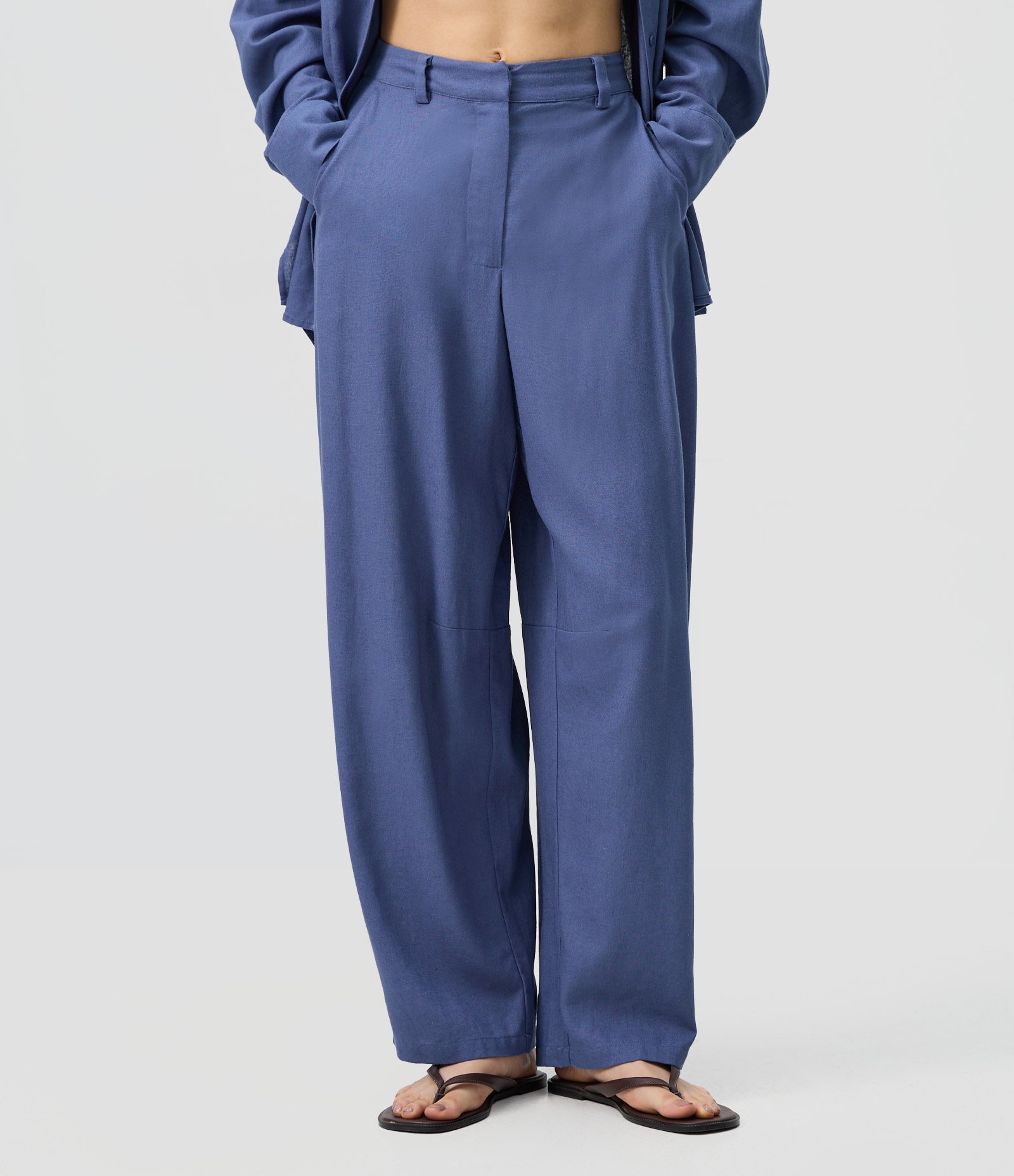 Calça Barrel em Viscolinho com Cintura Alta e Elástico nas Costas Azul 2