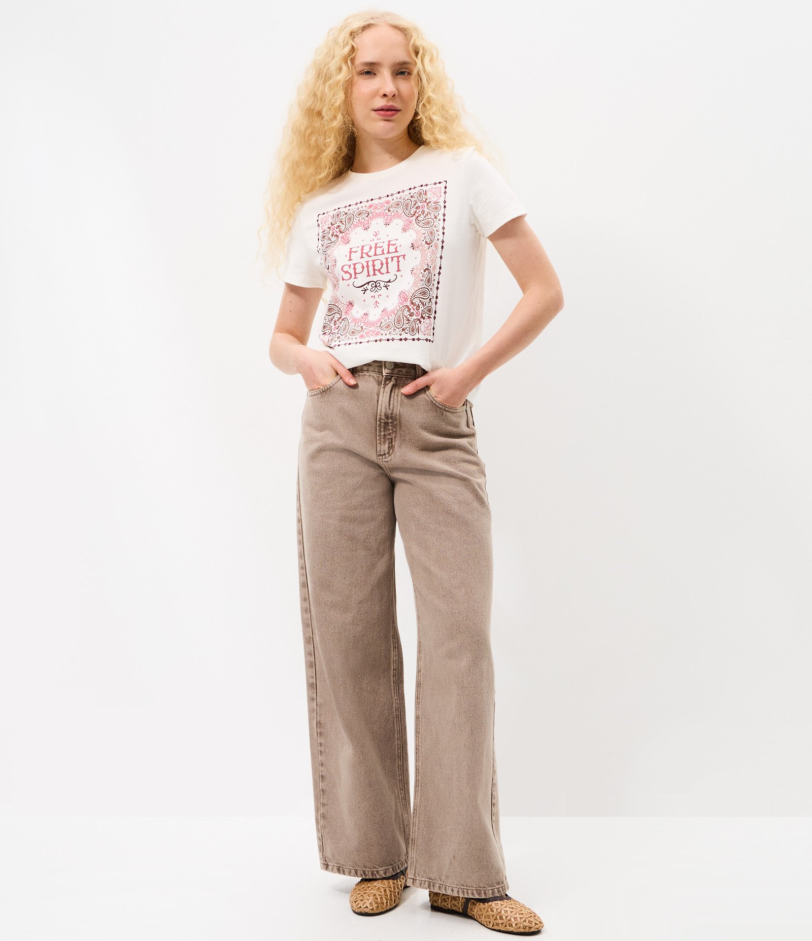 Camiseta com Detalhes em Glitter e Estampa Paisley Free Spirit Branco 2