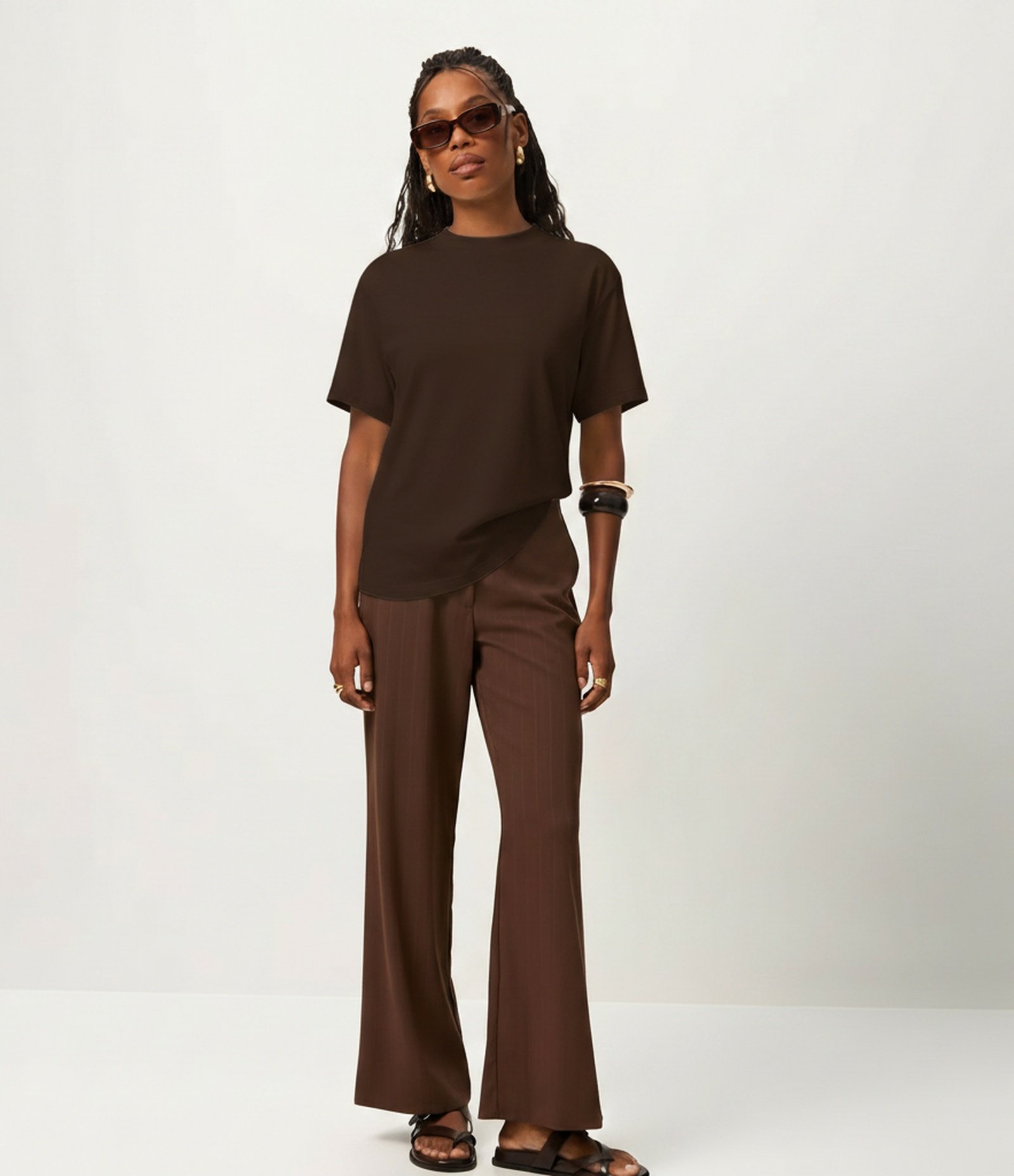 Blusa em Algodão Peruano Interlock com Gola Redonda Marrom 1