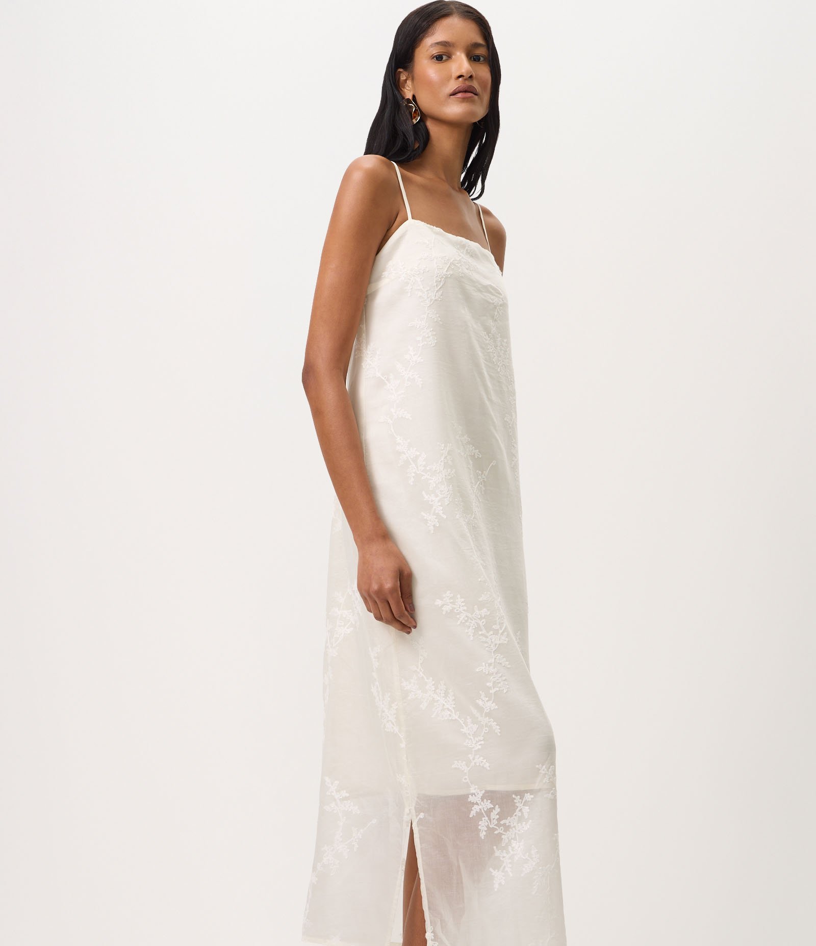 Vestido Midi em Liocel com Bordado Floral Branco 1