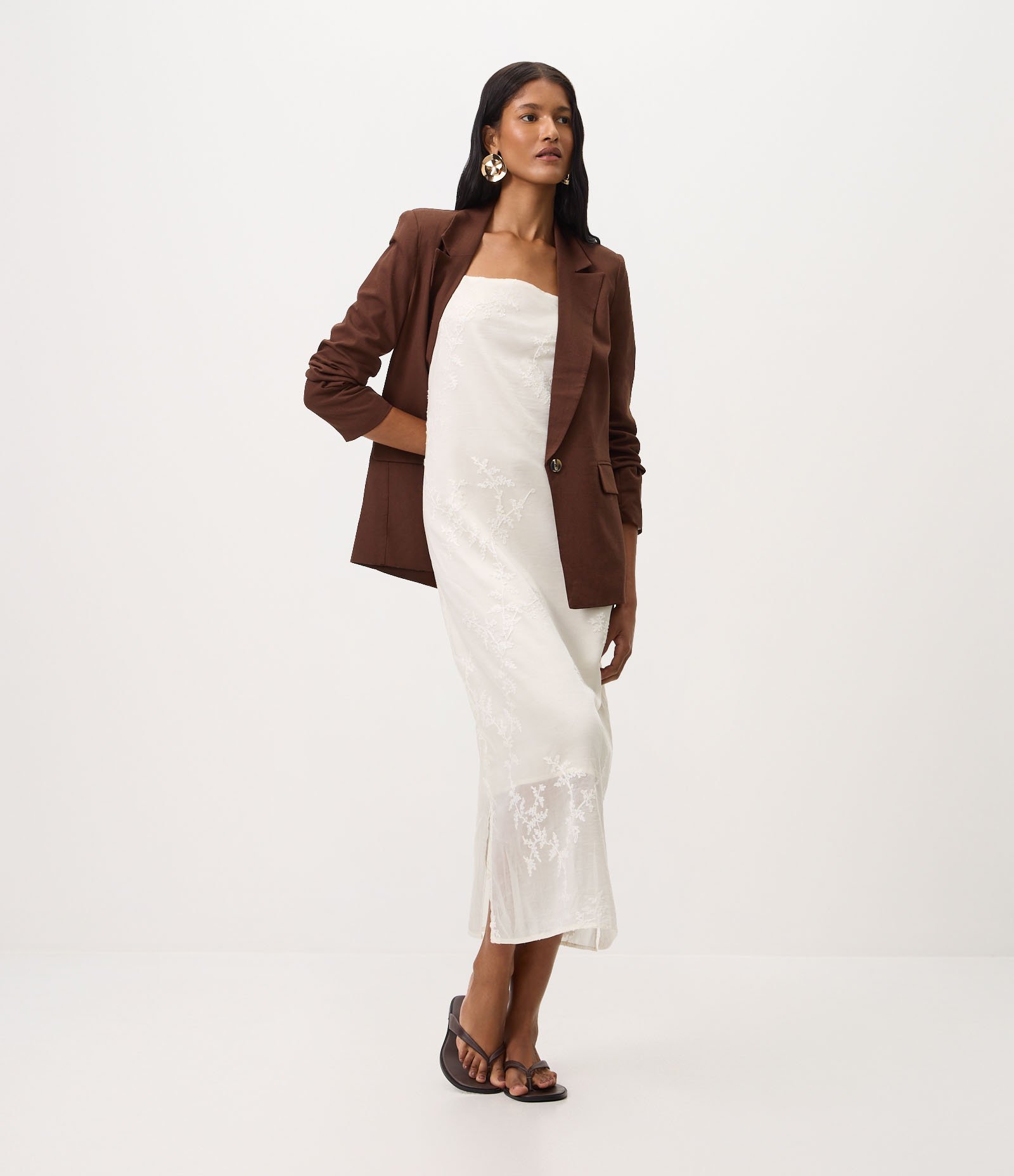 Vestido Midi em Liocel com Bordado Floral Branco 2