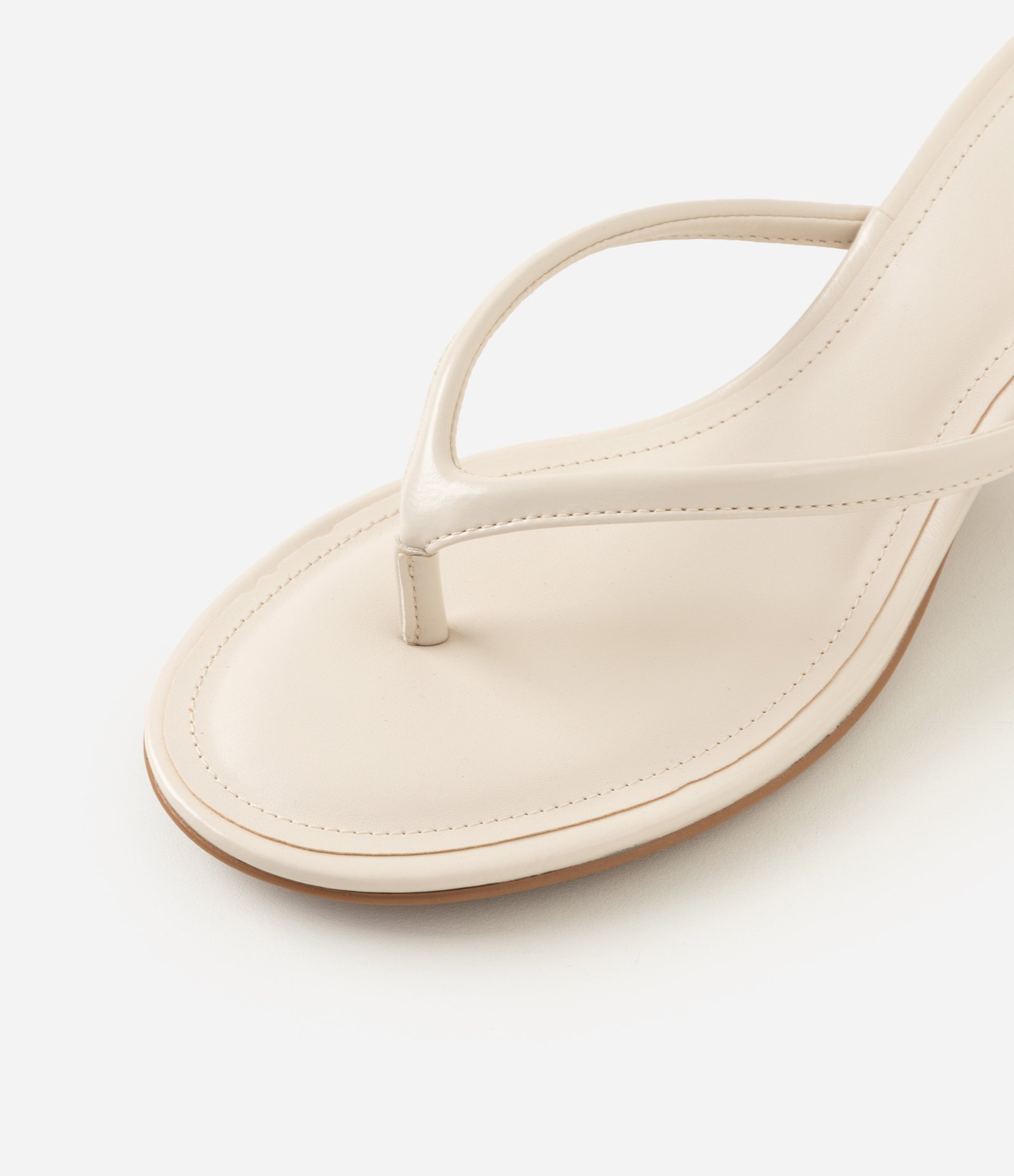 Sandália Mule em PU Kitten Heel Off White 4