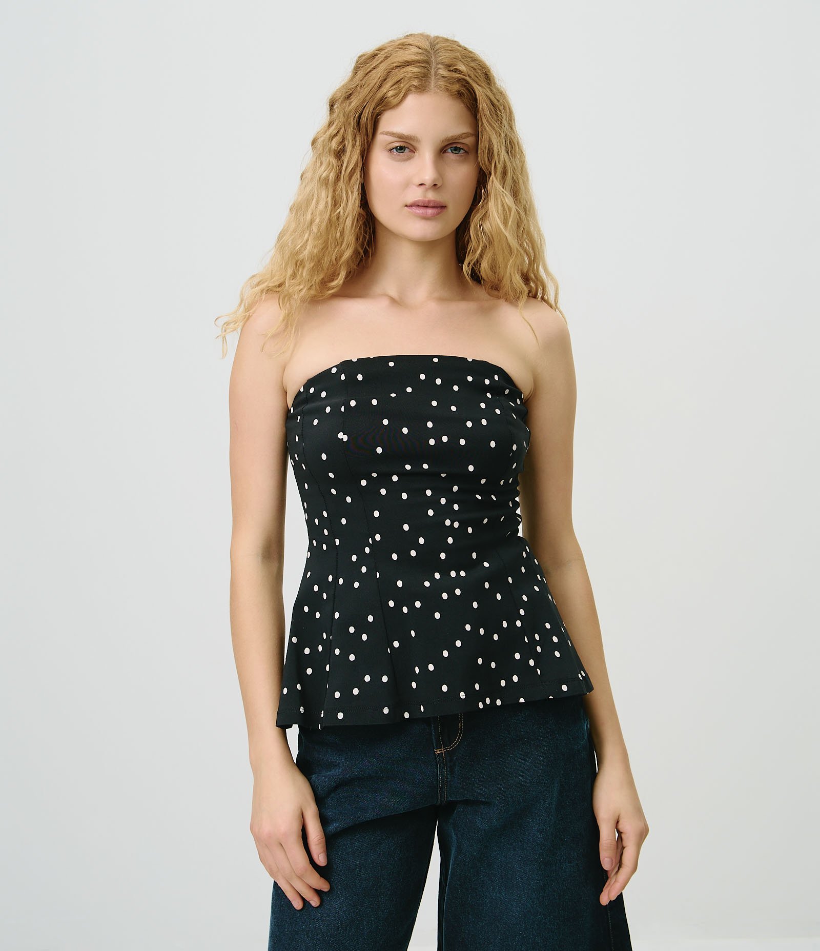 Blusa Tomara que Caia em Bengaline com Estampa Poá Preto 1