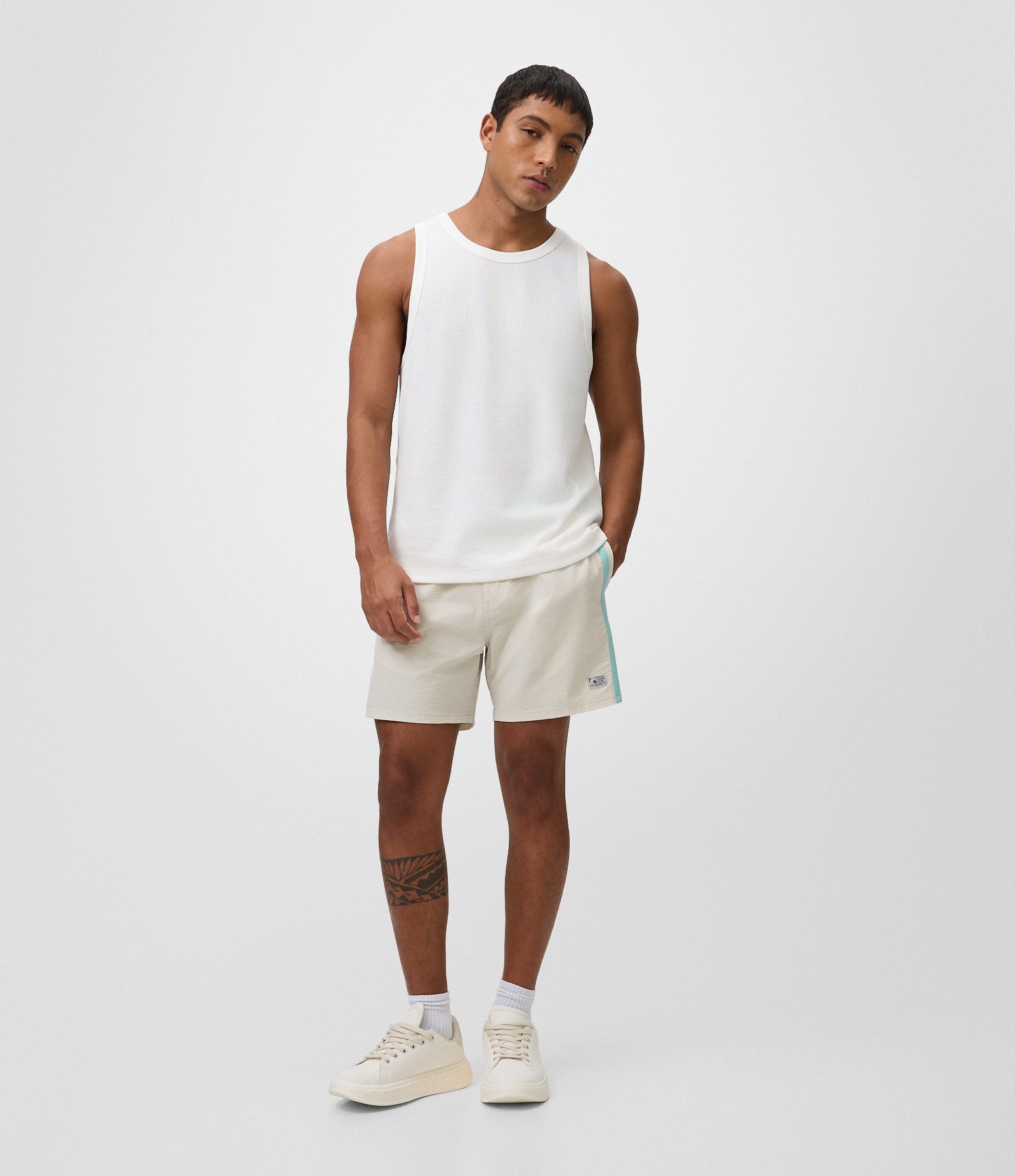 Bermuda de Banho Texturizada com Cós Elástico Off White 4