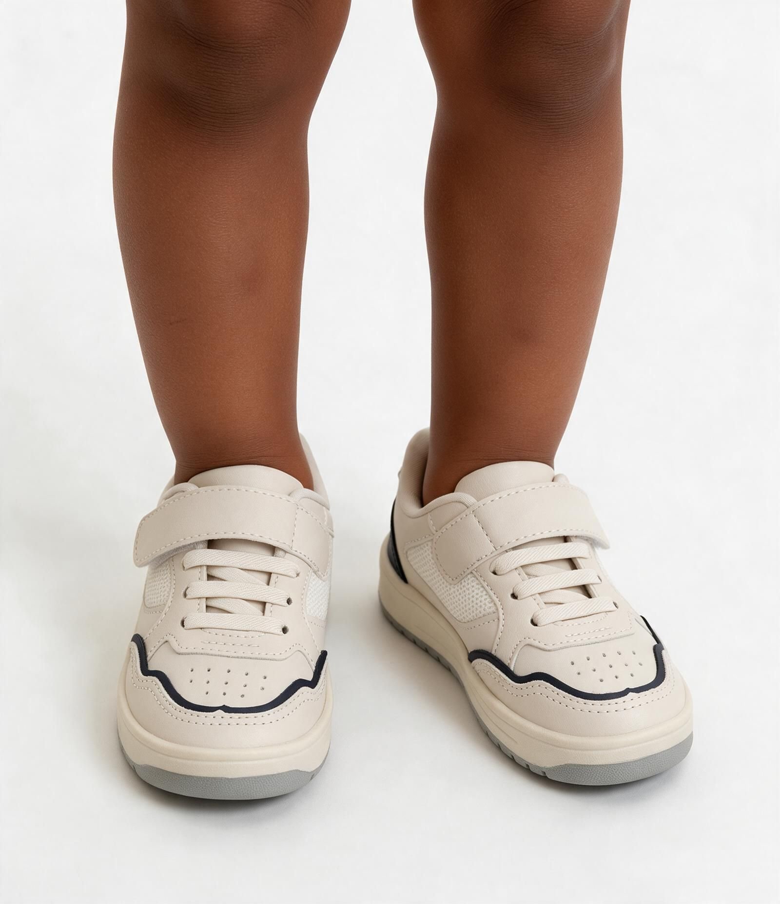 Tênis Infantil com Recortes e Tira Aderente - Tam 20 a 27 Branco 1