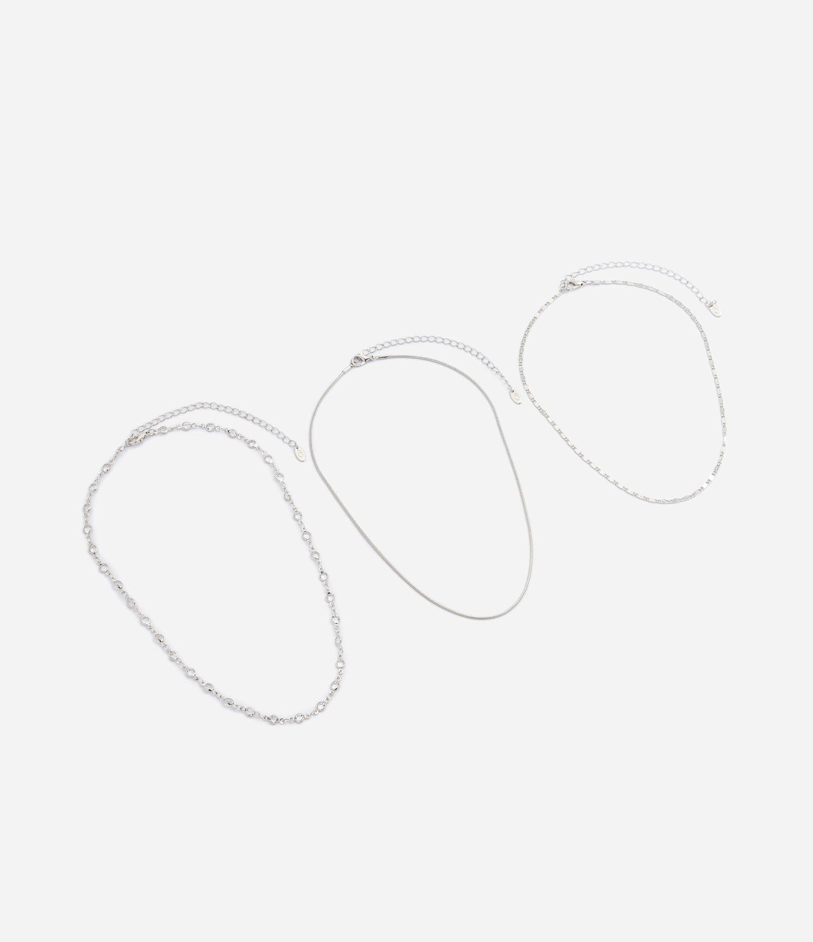 Colar em Camadas com Correntes e Detalhes Ornamentais Prata 3
