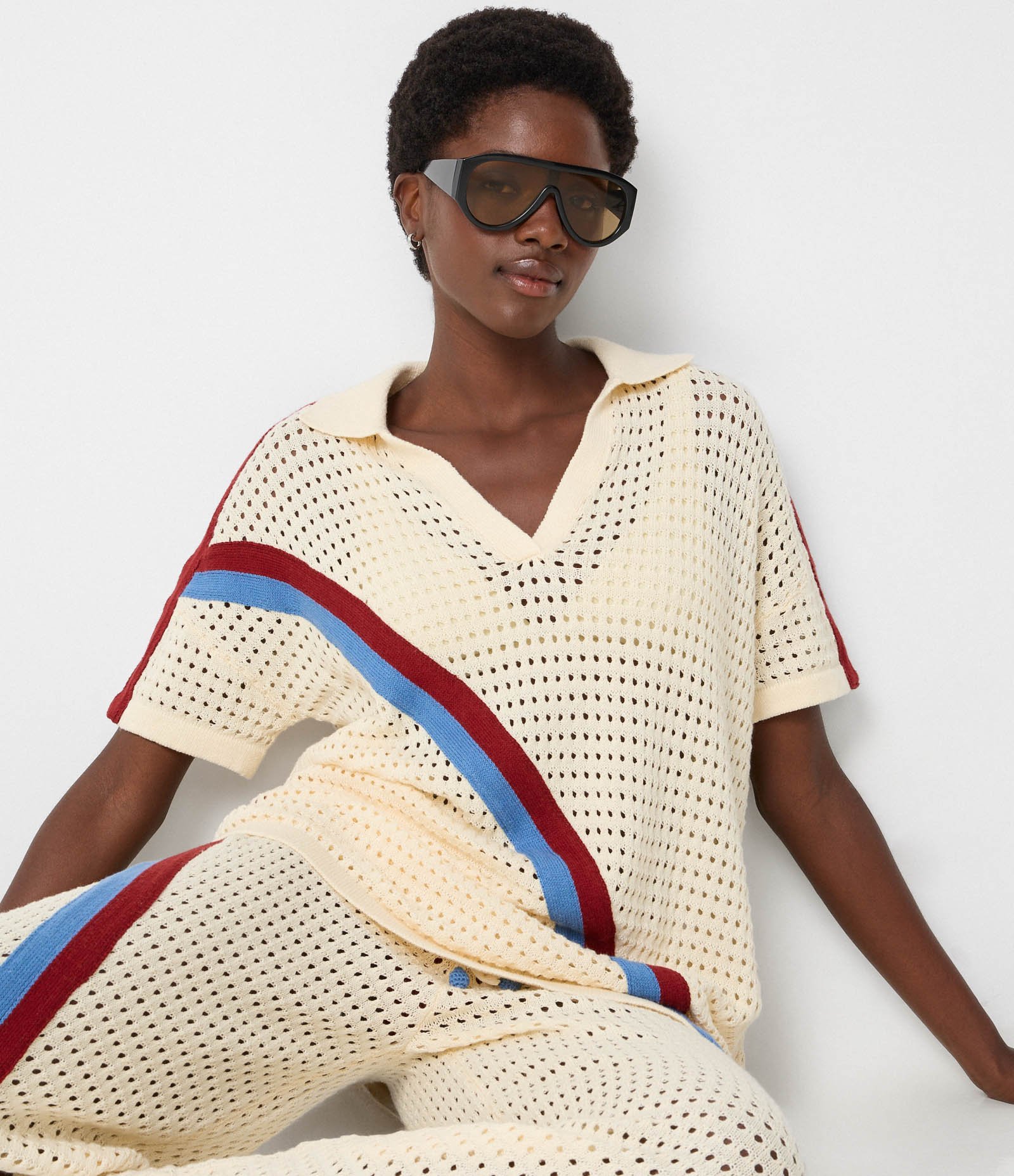 Saída de Praia Blusa em Crochê com Gola Polo e Listras Diagonais Amarelo 1