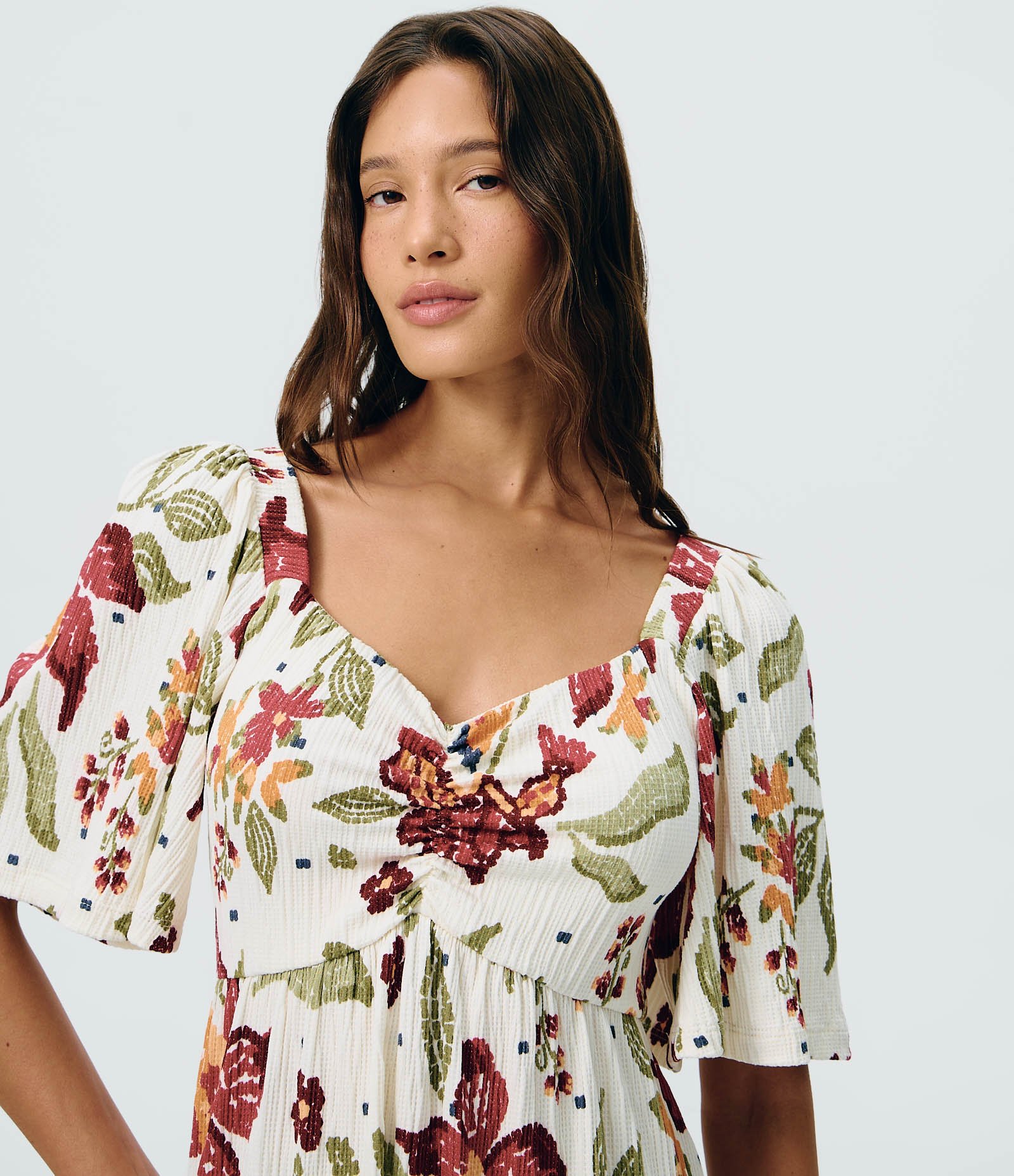 Vestido Curto em Viscose com Estampa Floral Multicores 4