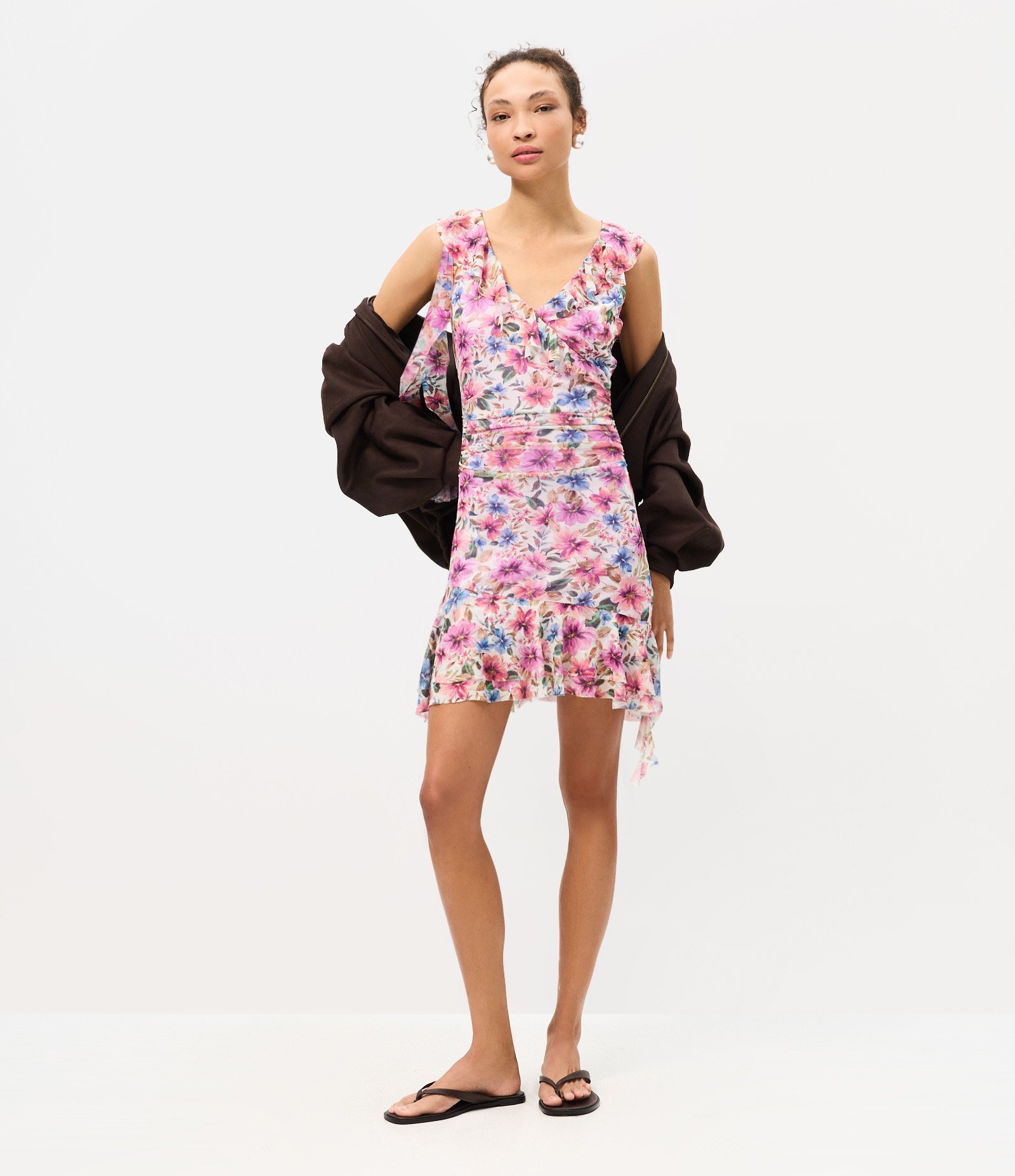 Vestido Curto em Tule com Estampa Floral e Barra Assimétrica Roxo 2