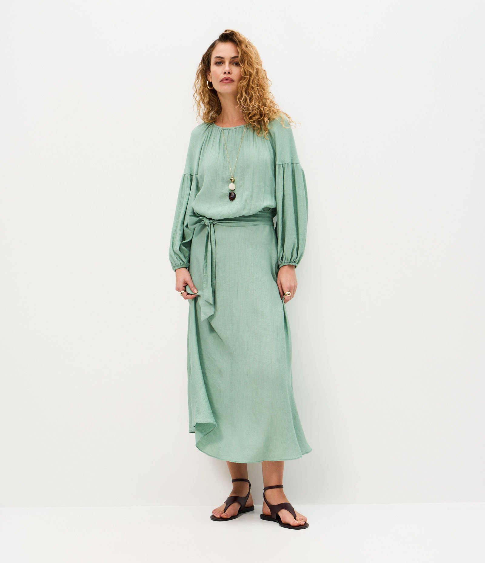 Vestido Midi com Amarração na Cintura e Mangas Longas Verde 2