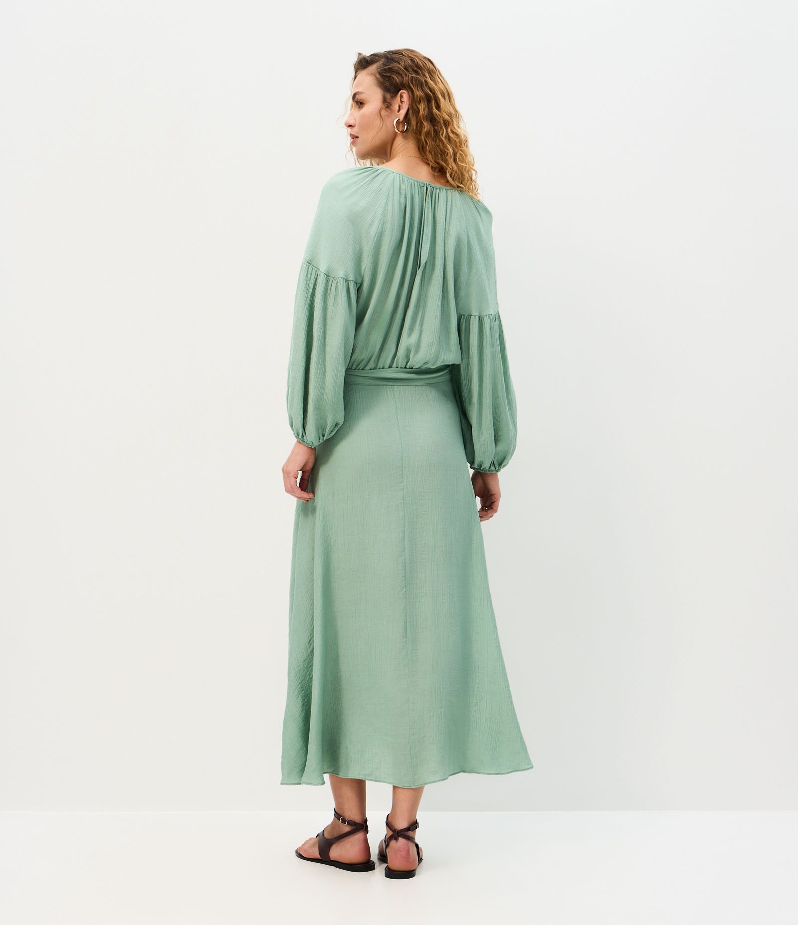 Vestido Midi com Amarração na Cintura e Mangas Longas Verde 4