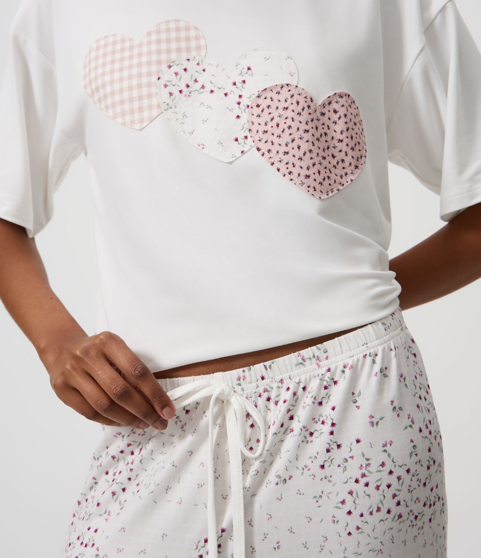 Pijama Longo em Peach Touch com Estampa de Corações Branco 3