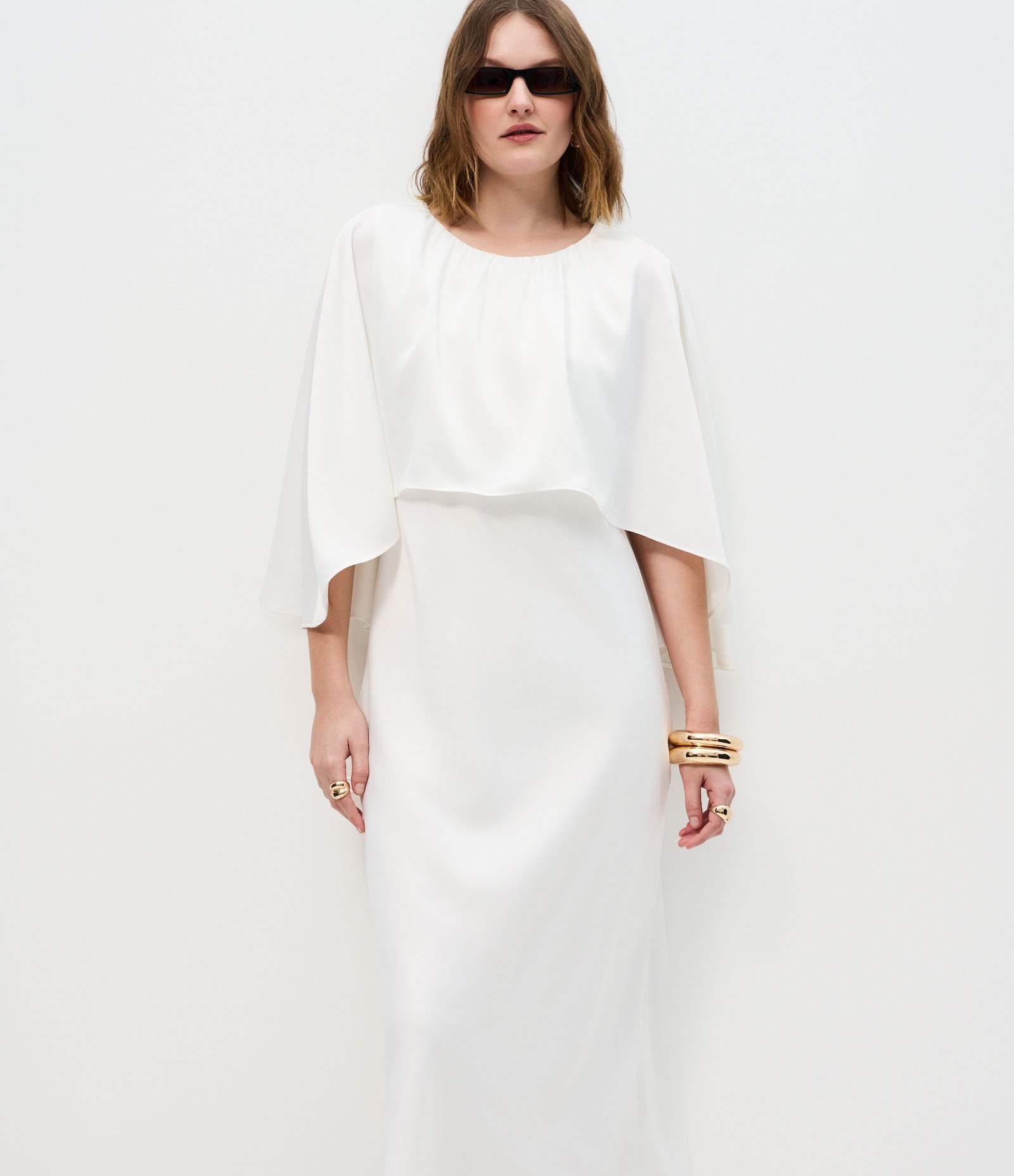 Vestido Midi Acetinado com Capa Sobreposta Branco 1