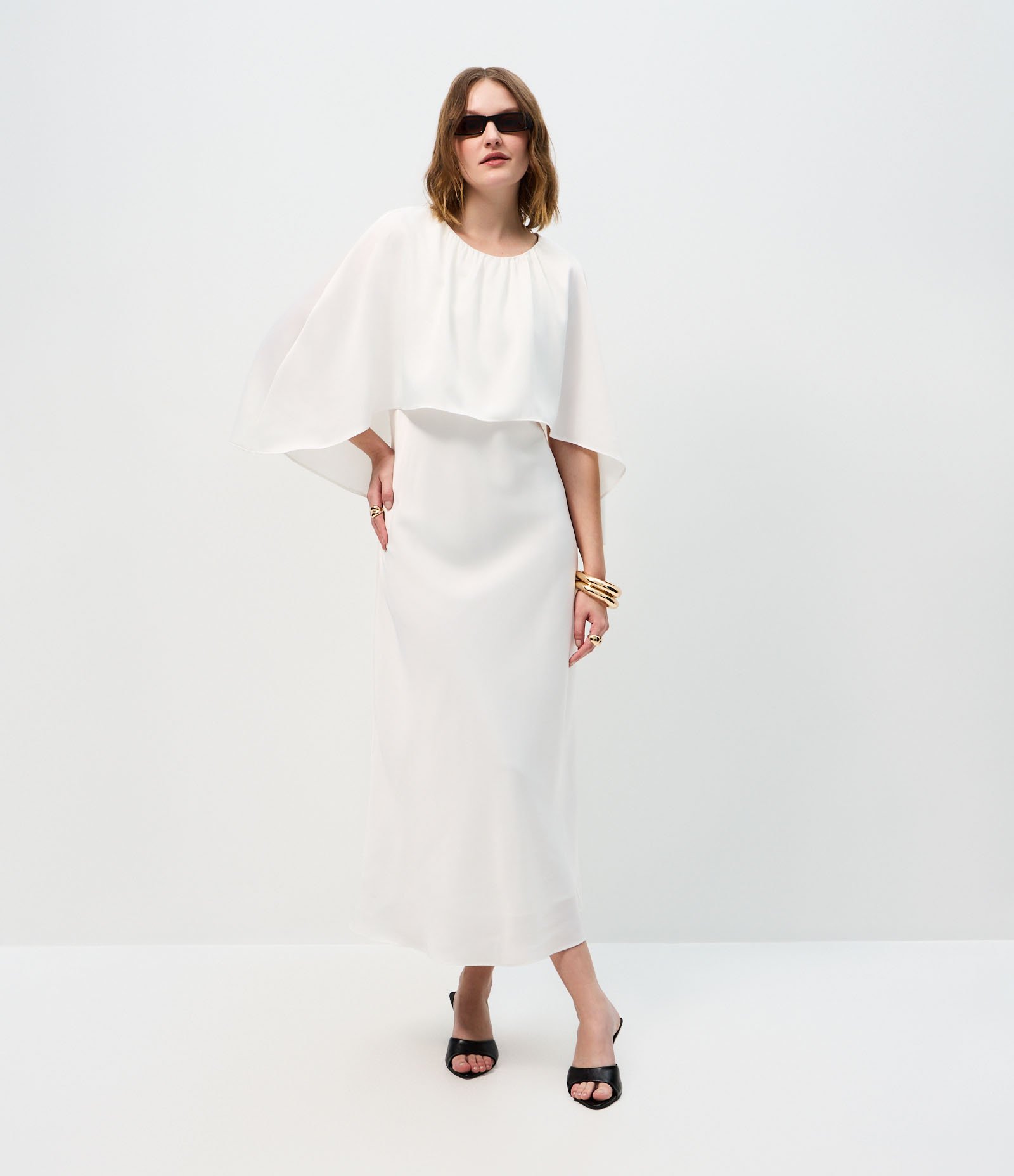 Vestido Midi Acetinado com Capa Sobreposta Branco 2