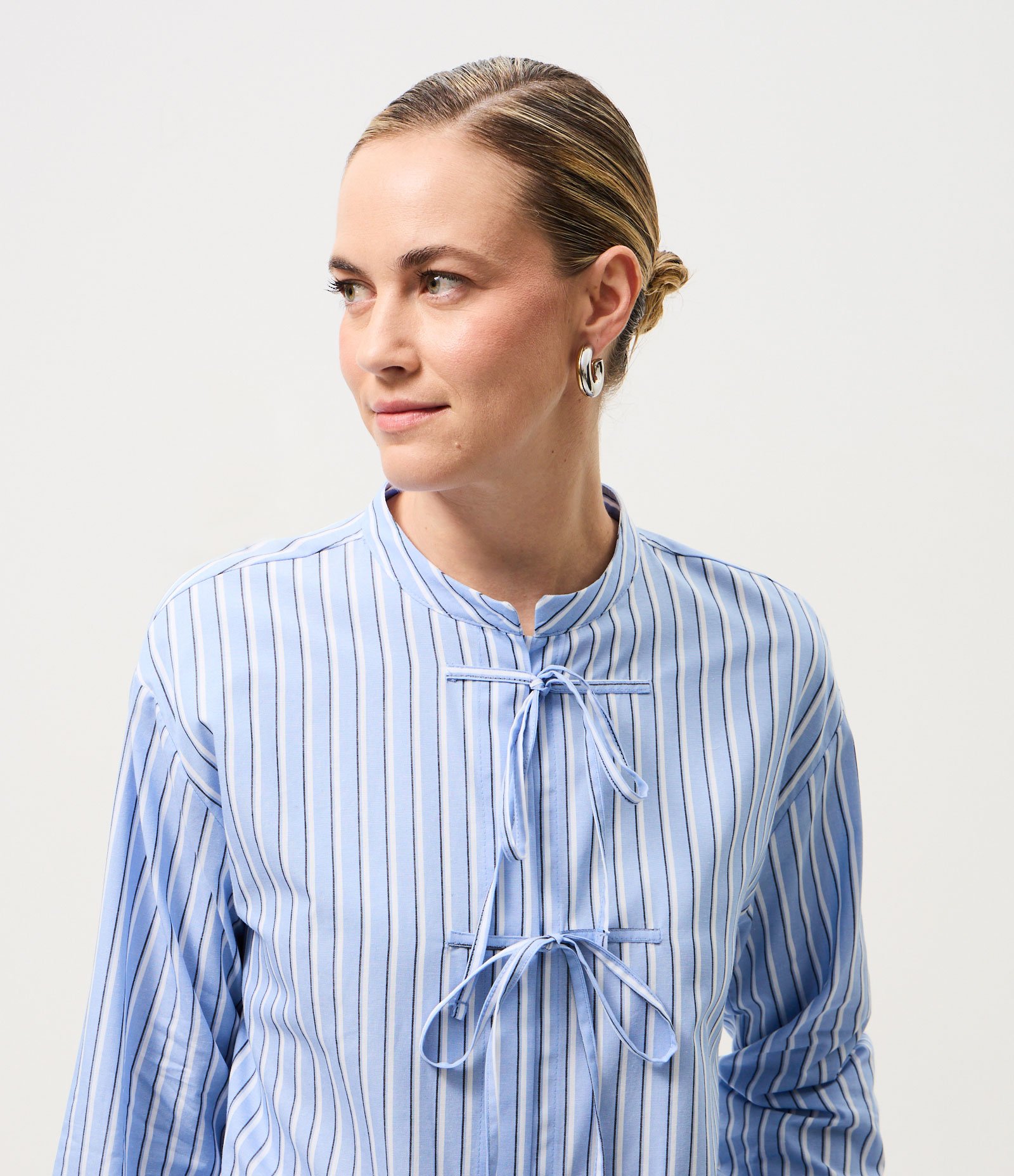 Camisa em Tricoline com Estampa Listrada Azul 3