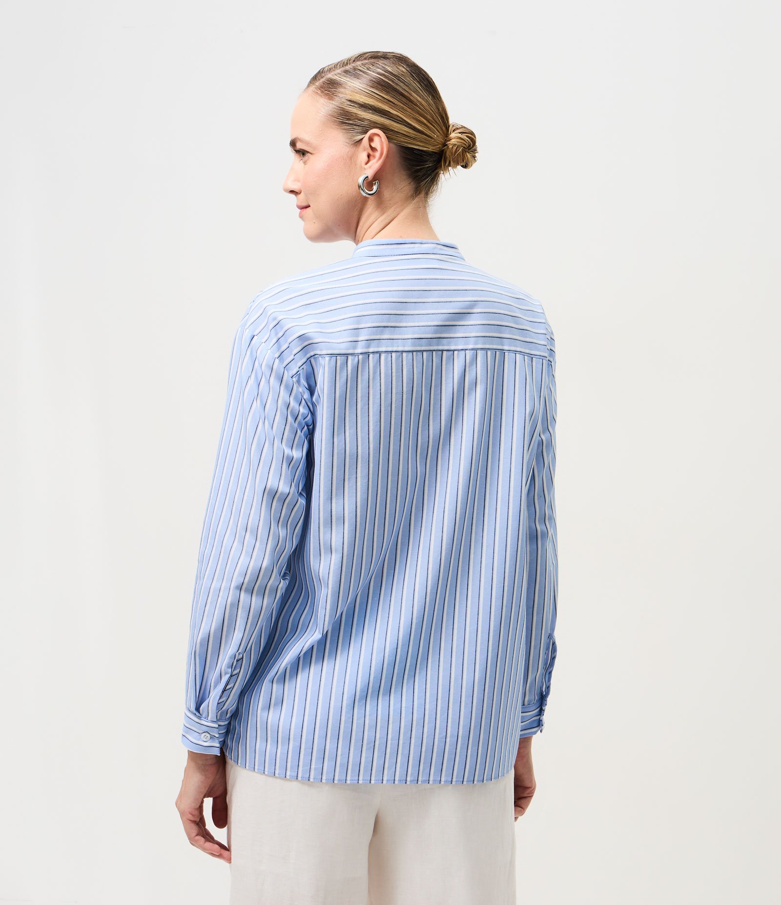 Camisa em Tricoline com Estampa Listrada Azul 4