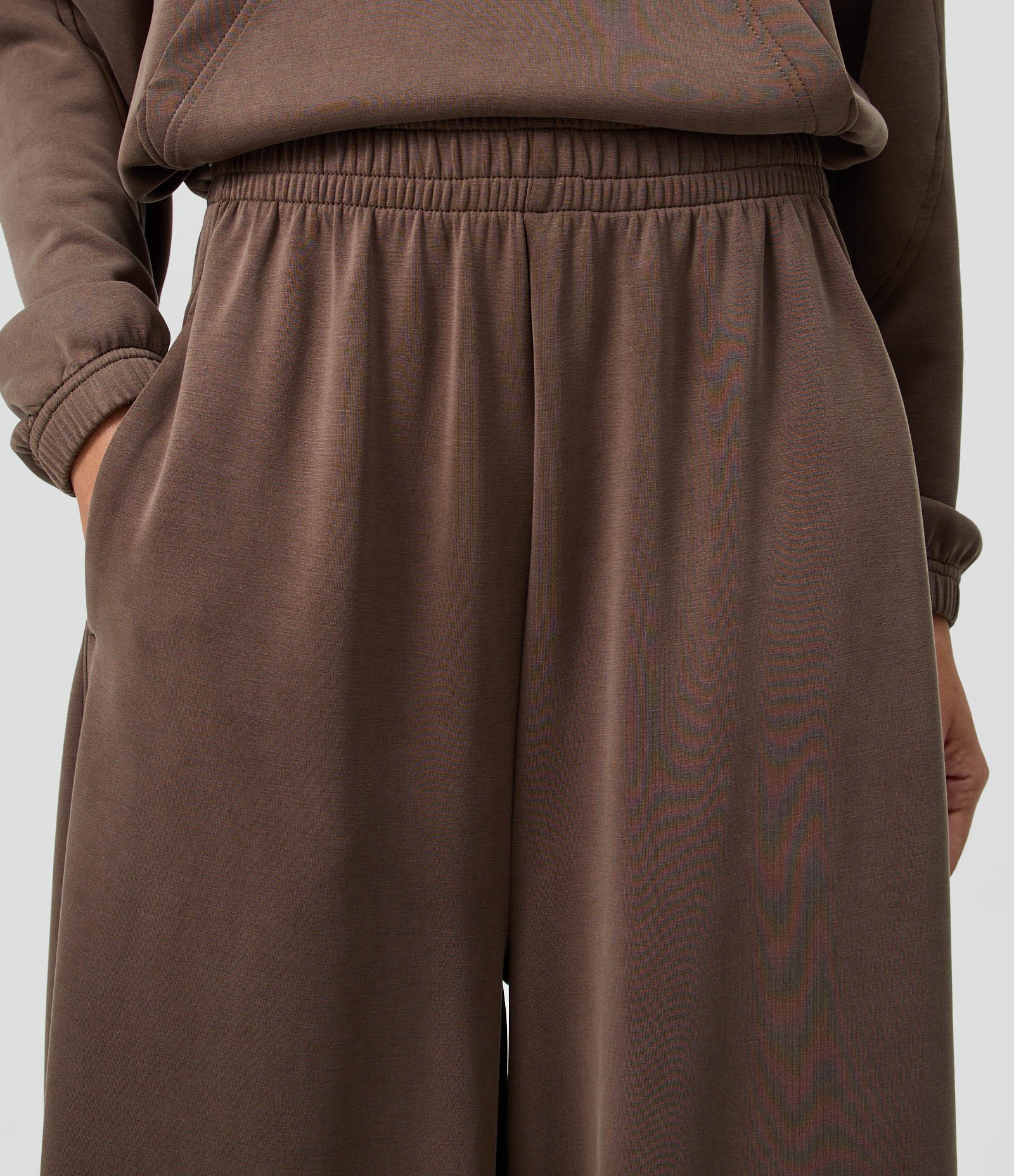 Calça Barrel Modal com Cós Elástico Marrom 3