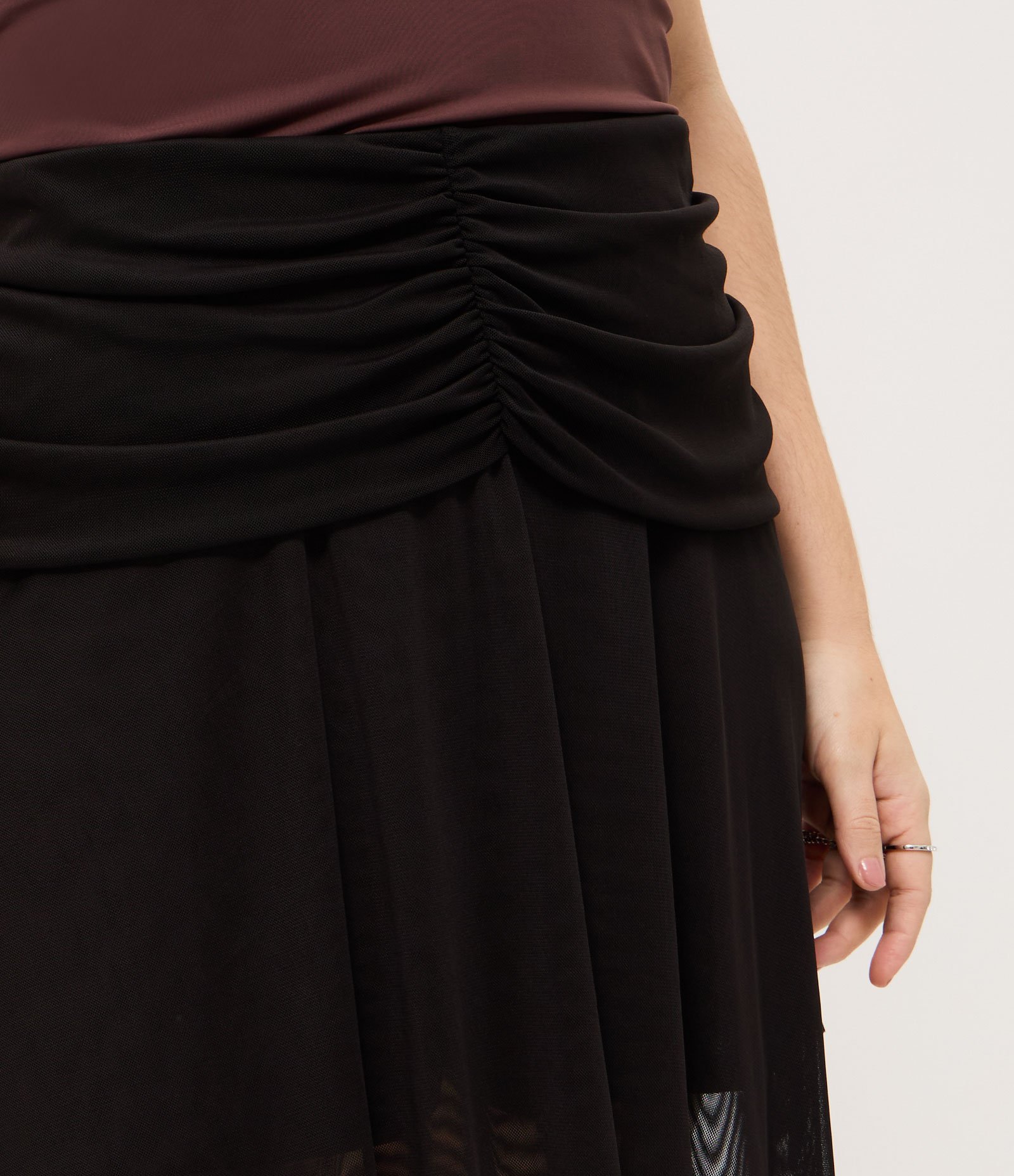 Saia Curta em Tule Drapeada e Assimétrica Curve & Plus Size Preto 3