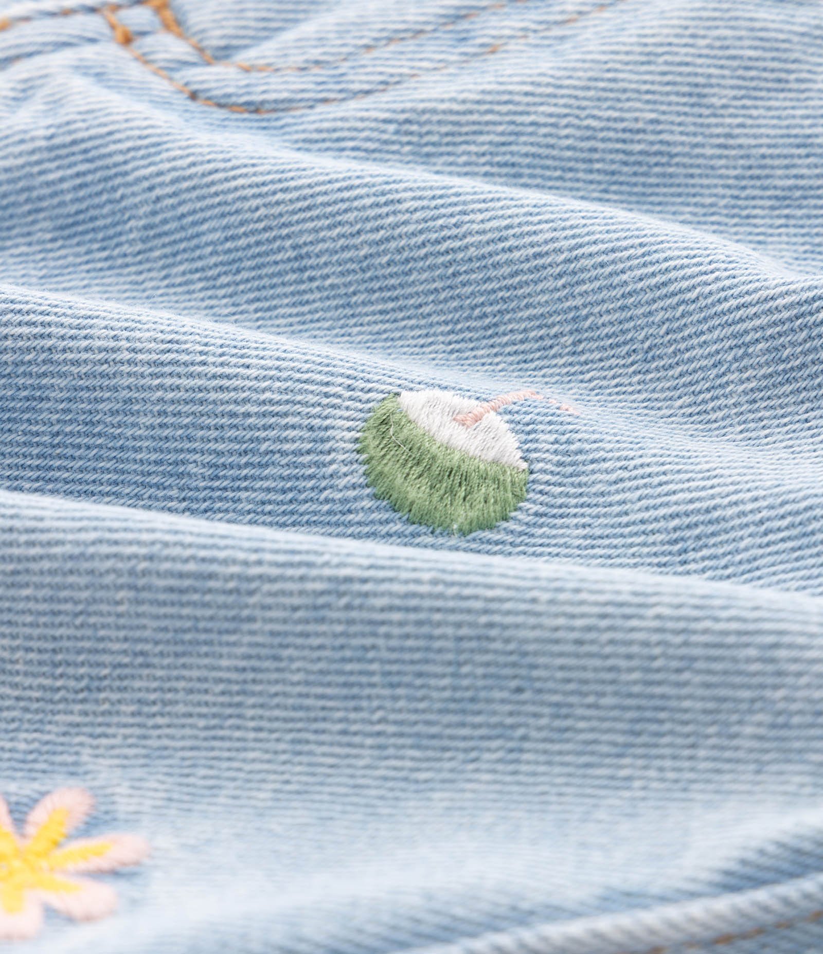 Shorts Jeans Infantil Com Bordadinhos Tropical -Tam 1 a 6 Anos Azul Médio 4