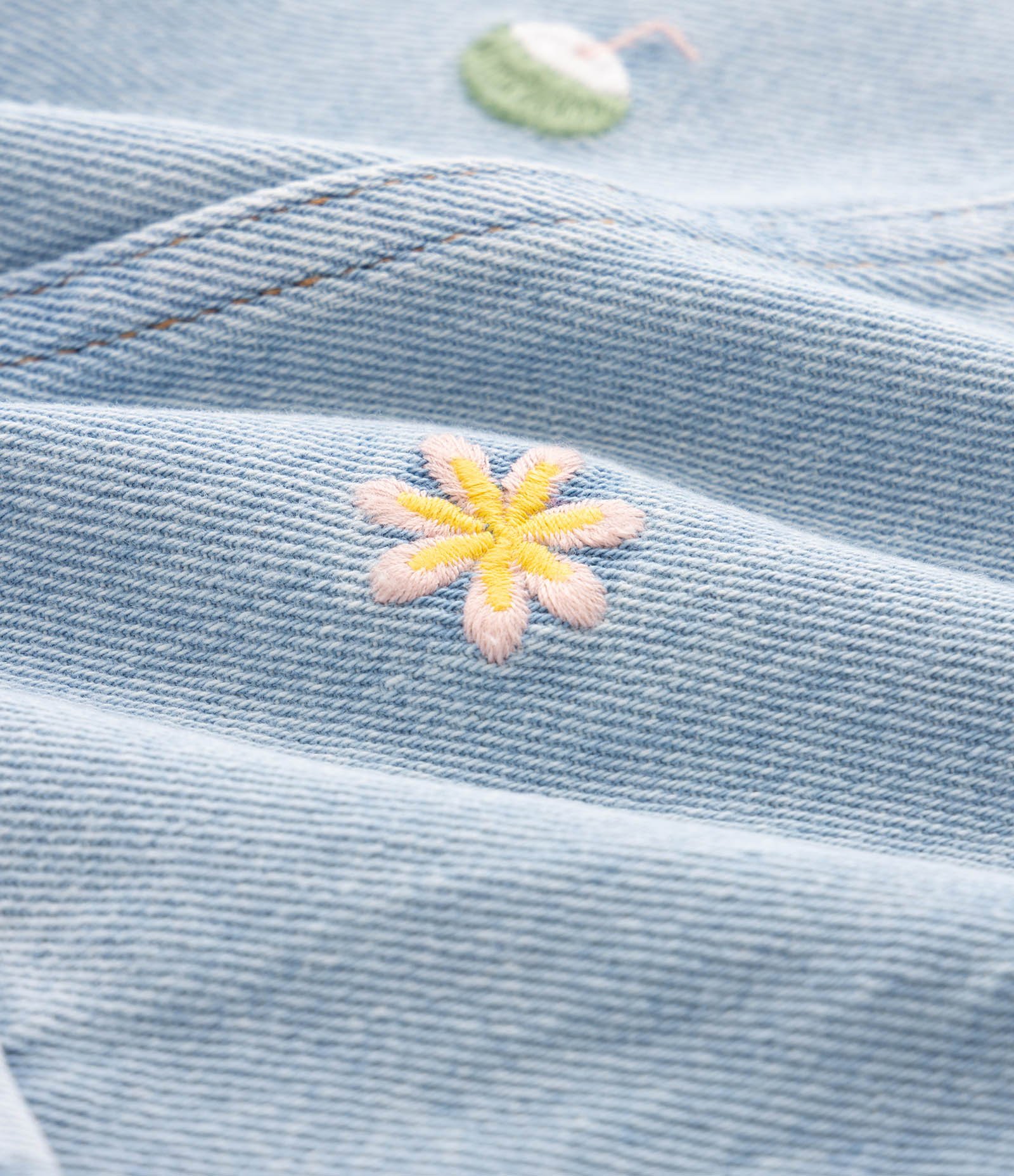 Macacão Jeans Infantil Com Mini Bordadinhos Tropical - Tam 1 a 6 Anos Azul 4