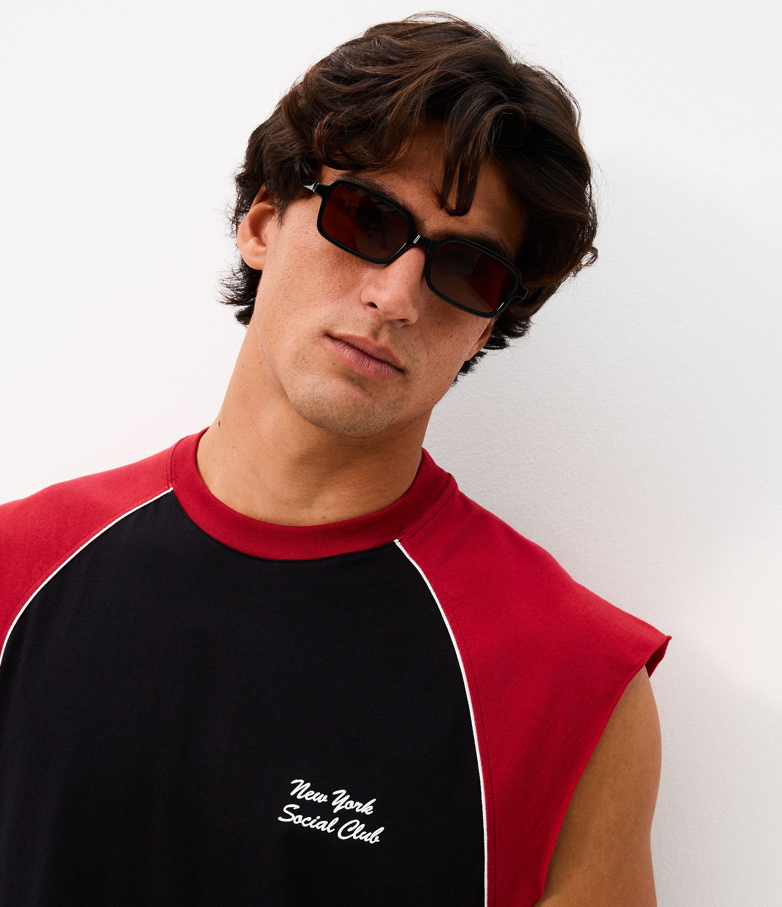 Regata Boxy em Algodão Raglan Preto 1
