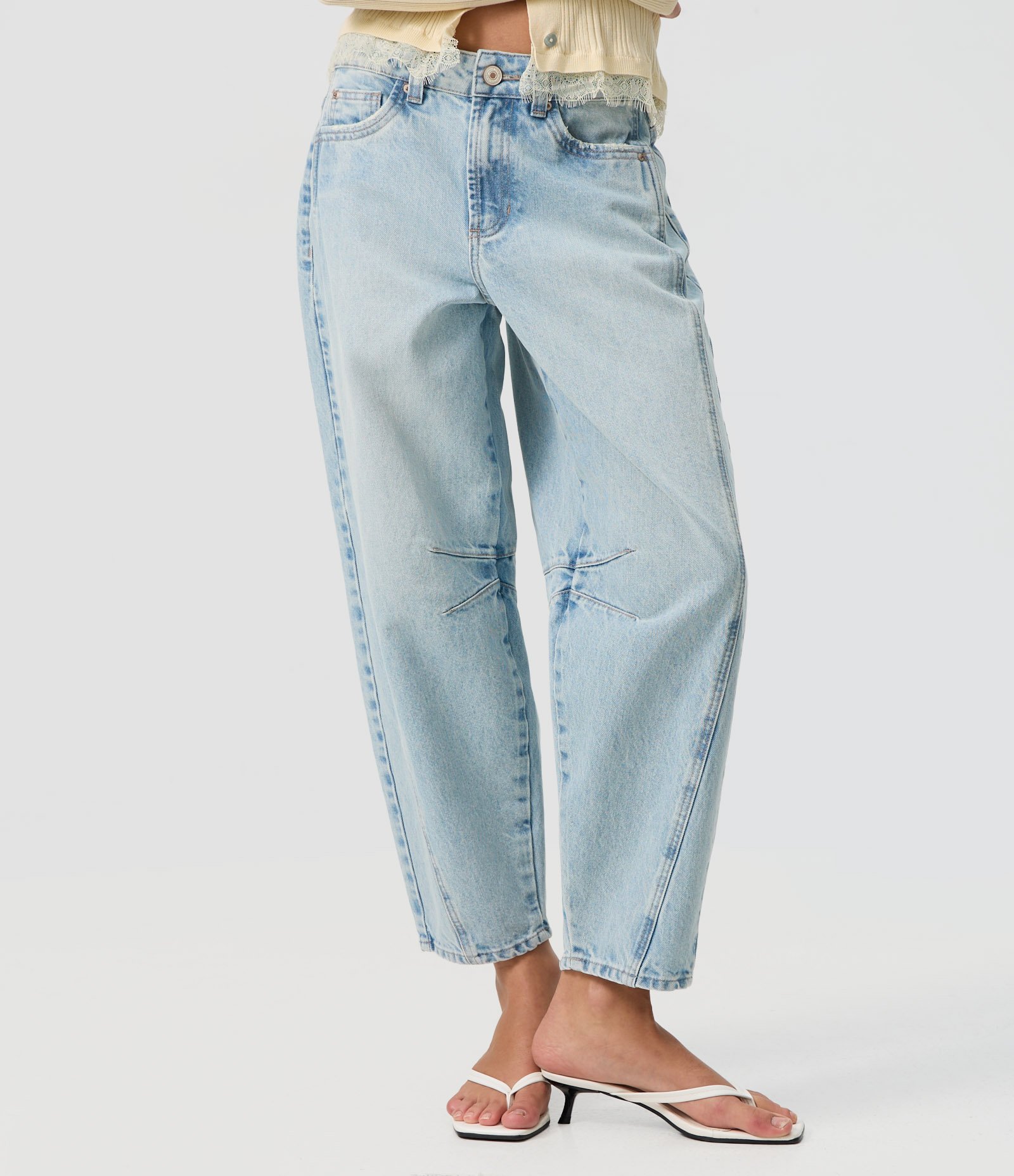 Calça Jeans Ballon com Lavagem Clara Azul Claro 2