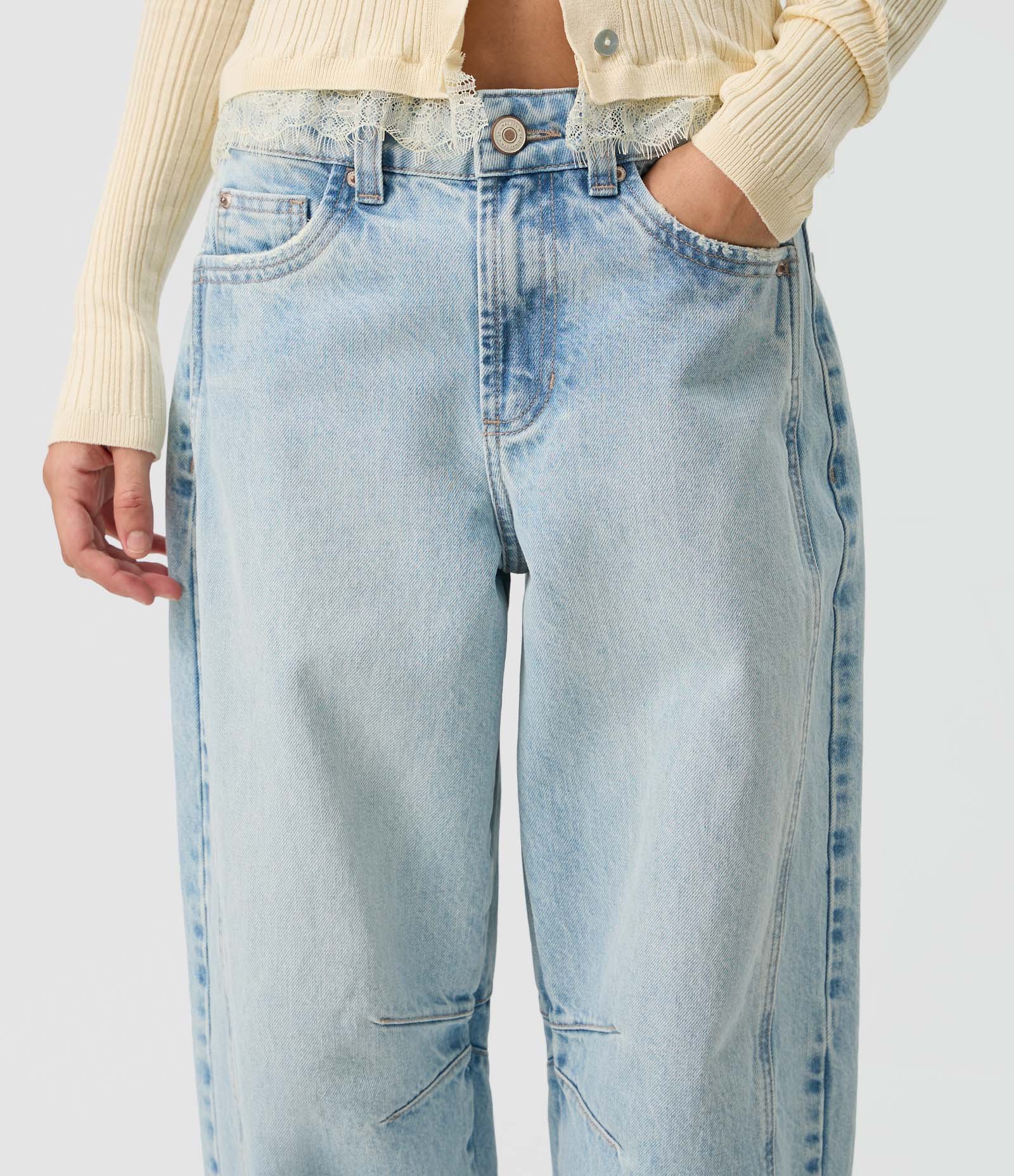 Calça Jeans Ballon com Lavagem Clara Azul Claro 3