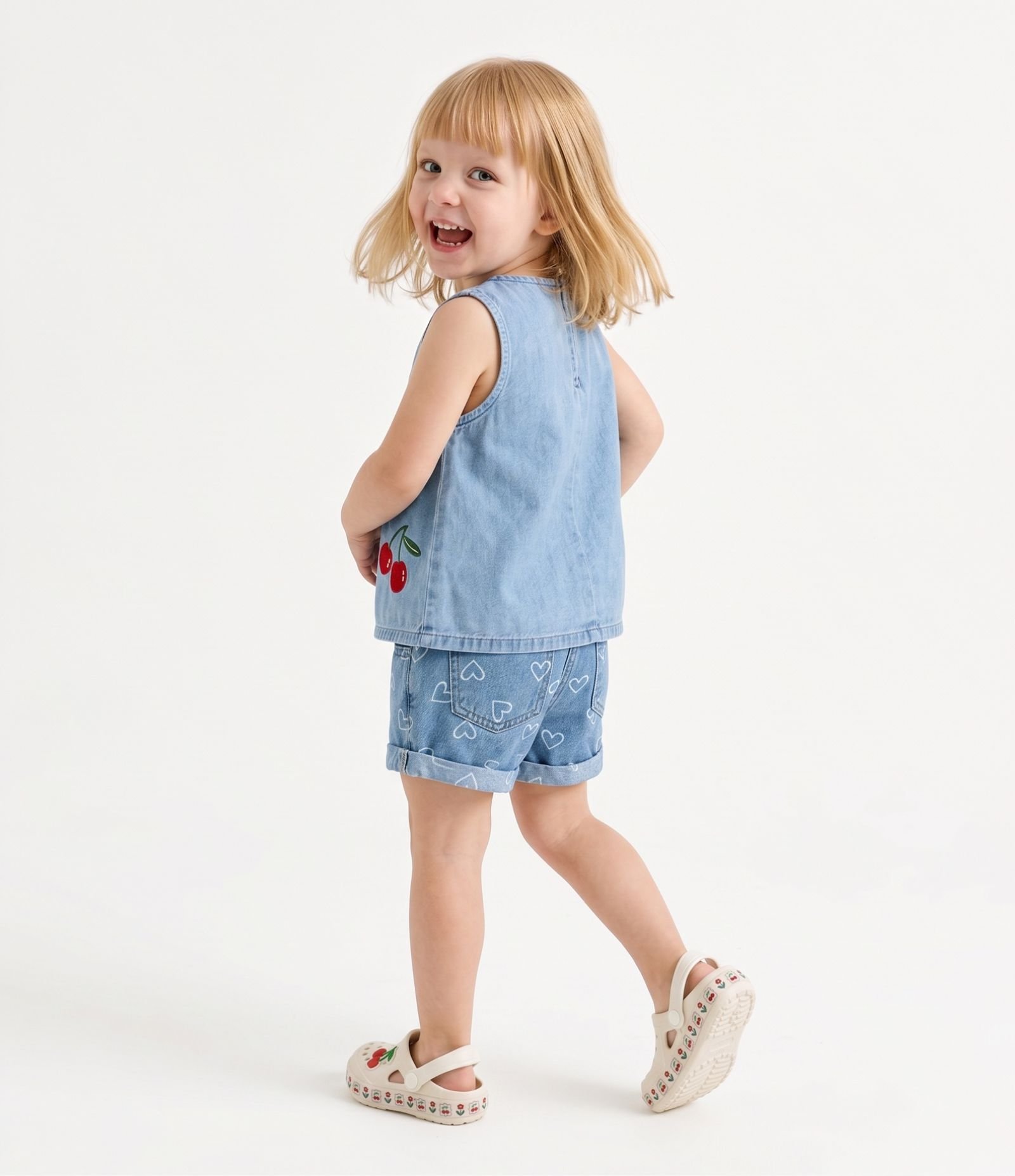 Blusa Bata Infantil em Jeans com Bordado de Cereja - Tam 1 a 6 Anos Azul Claro 3