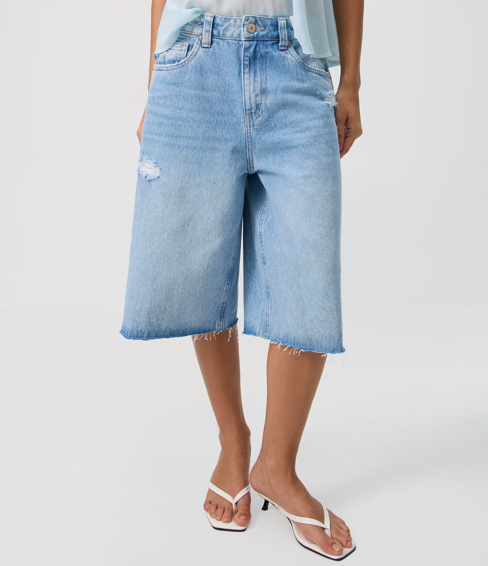 Bermuda Jorts em Jeans com Puídos e Bolsos Azul 3