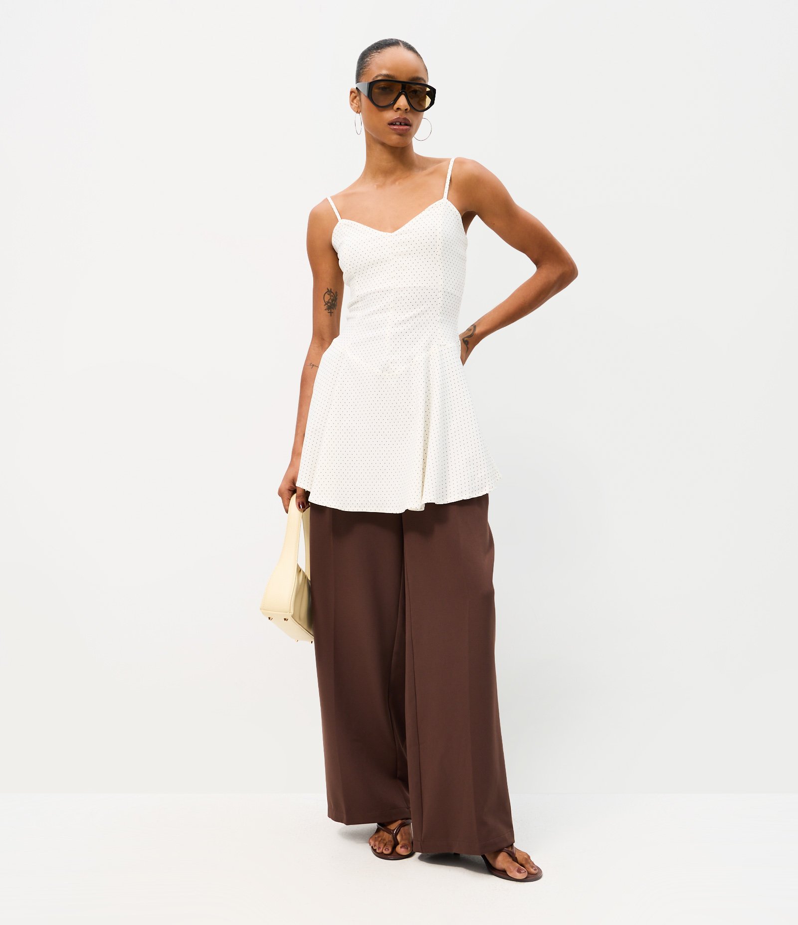 Vestido Curto em Bengaline com Estampa Poá Branco 3
